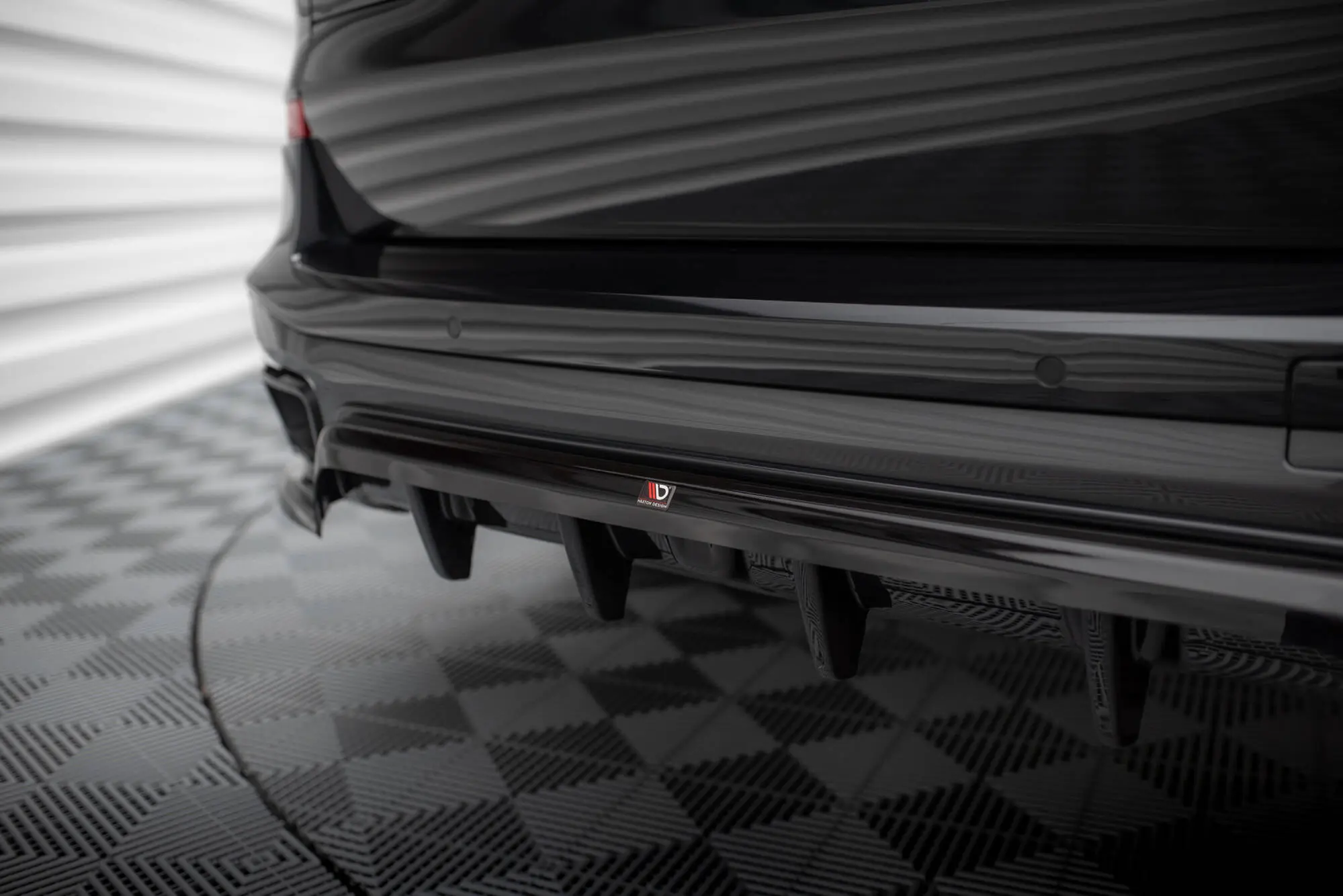 Baksplitter med diffuser BMW X5 (G05) M-Pakke 2018 - 2023 | Glossy Black Edition