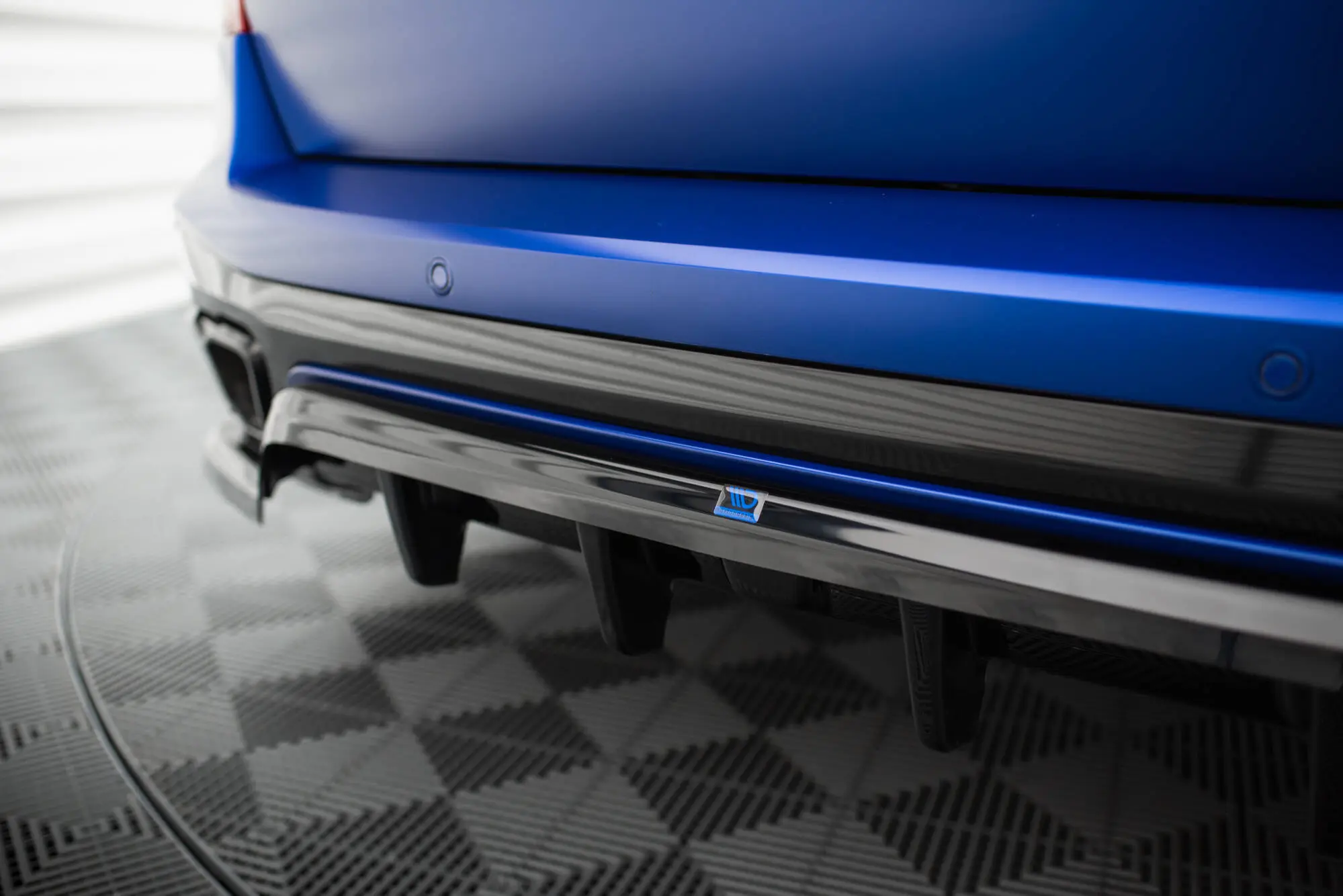 Baksplitter med diffuser BMW X5 (G05) M-Pakke facelift 2023 - > | V.2 Glossy Black Edition – bilde 2