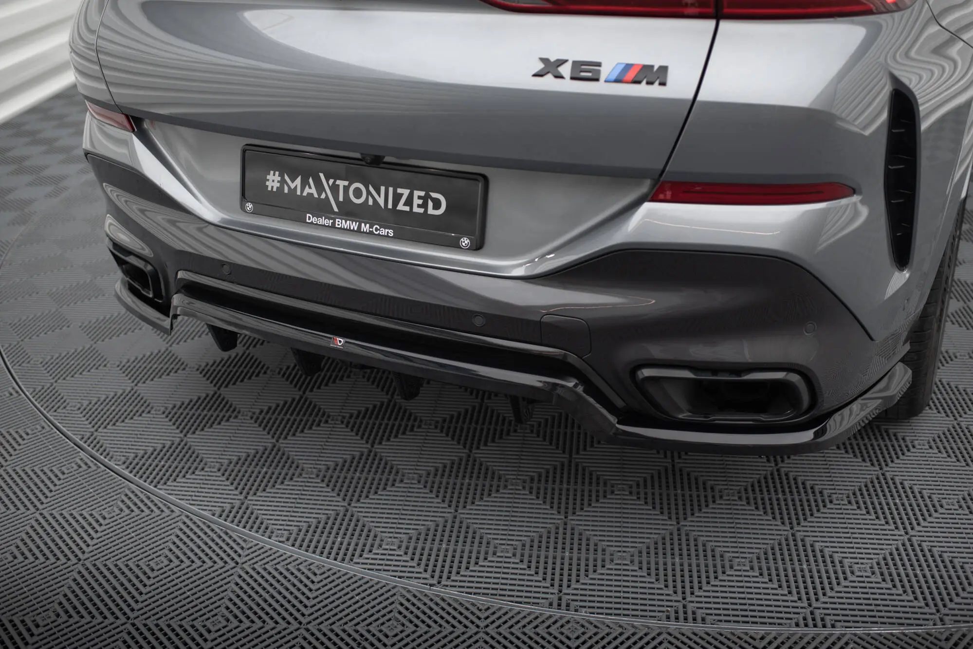 Baksplitter med diffuser BMW X6 (G06) M-Pakke Facelift 2023 - > | V.1 Glossy Black Edition – bilde 2