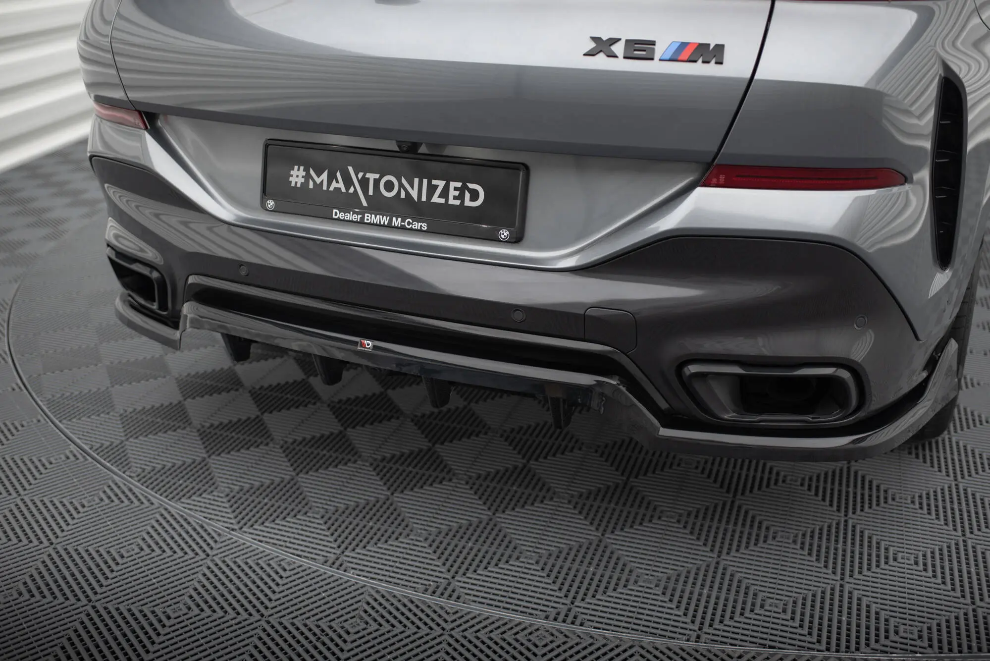 Baksplitter med diffuser BMW X6 (G06) M-Pakke Facelift 2023 -> | V.2 Glossy Black Edition – bilde 2