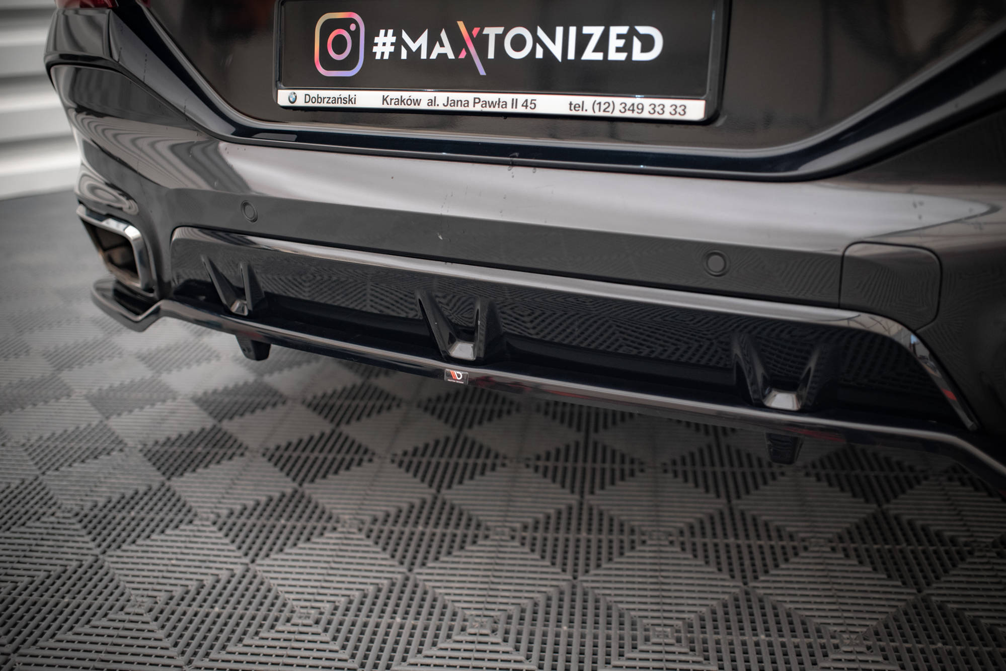 Baksplitter med diffuser BMW X6 M-Pack (G06) 2019 - 2023 | Glossy Black Edition V3 – bilde 4