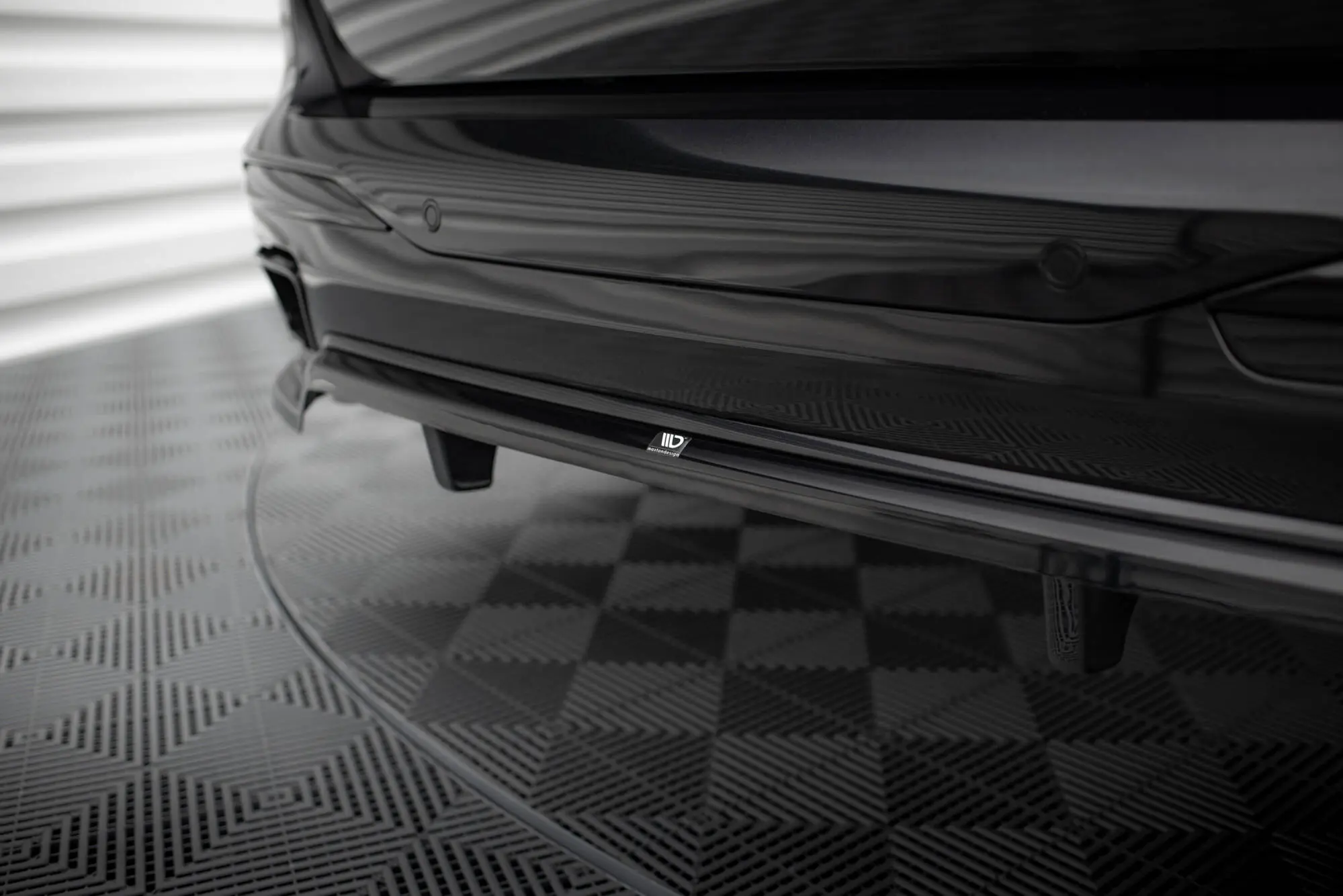 Baksplitter med diffuser BMW X7 (G07) M-Pack  LCI 2022 -> | Glossy Black Edition – bilde 7