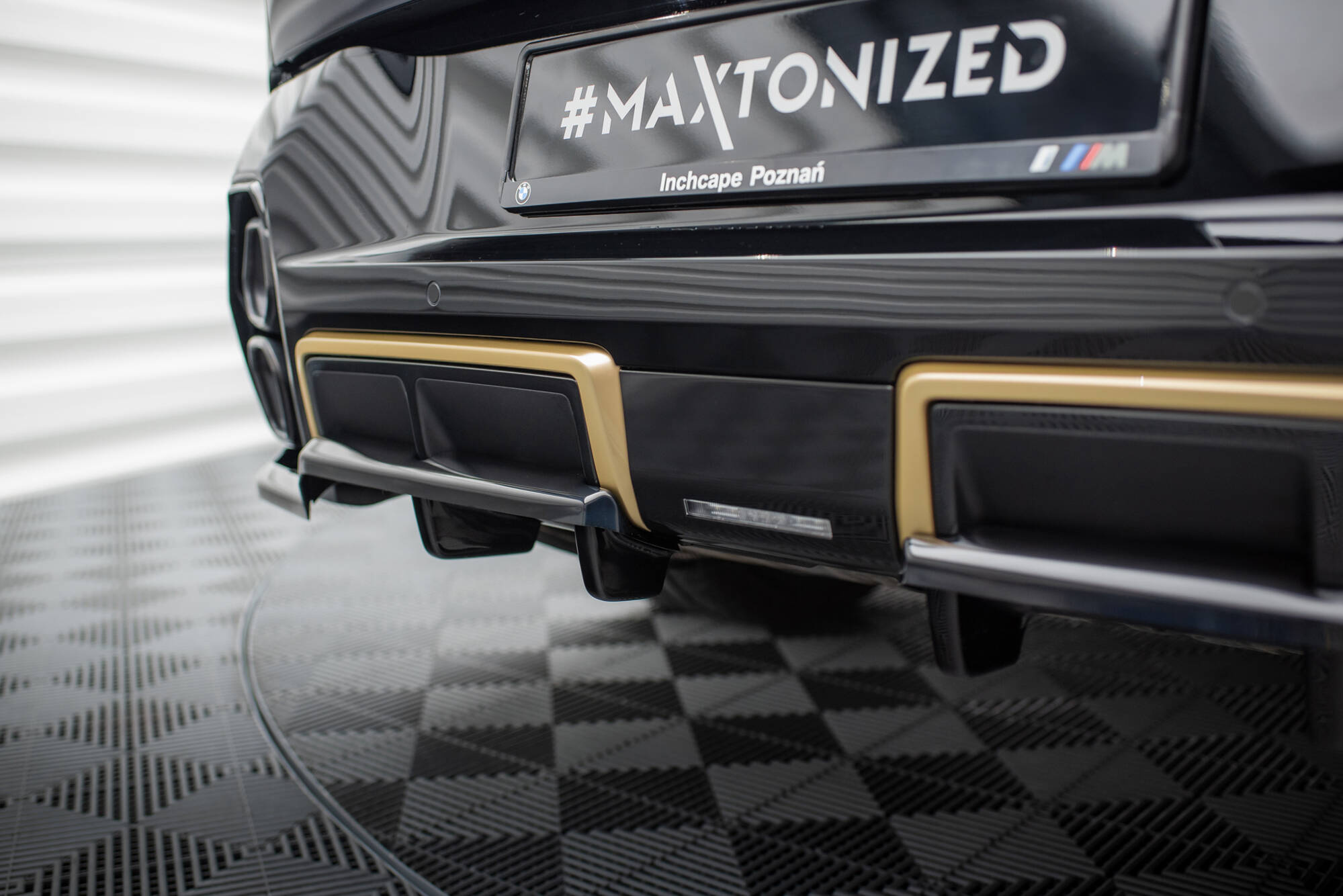 Baksplitter med diffuser BMW XM (G09) 2022 -> | Glossy Black Edition – bilde 6