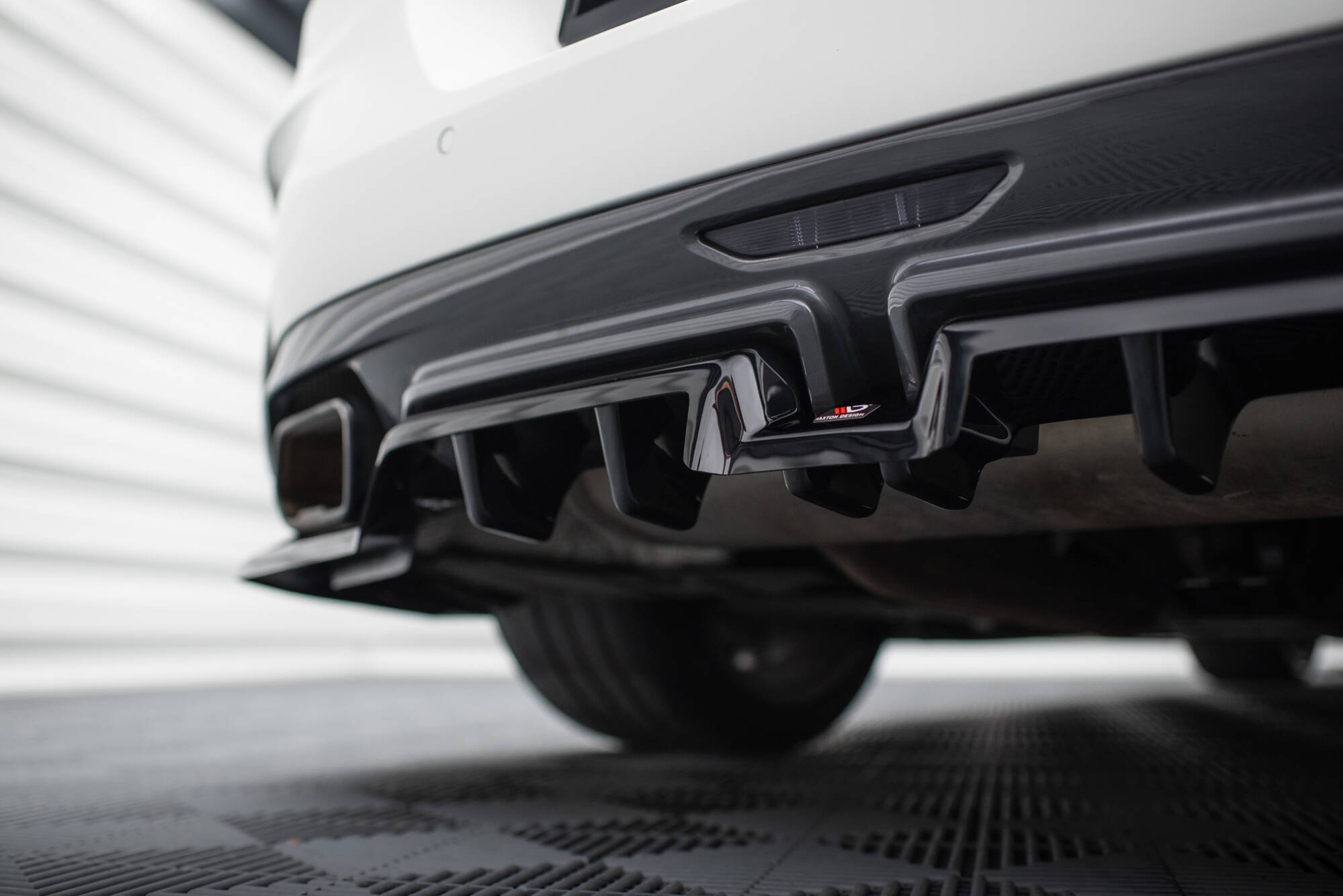 Baksplitter med diffuser BMW Z4 M40i (G29) facelift 2022 - > | Glossy Black Edition
