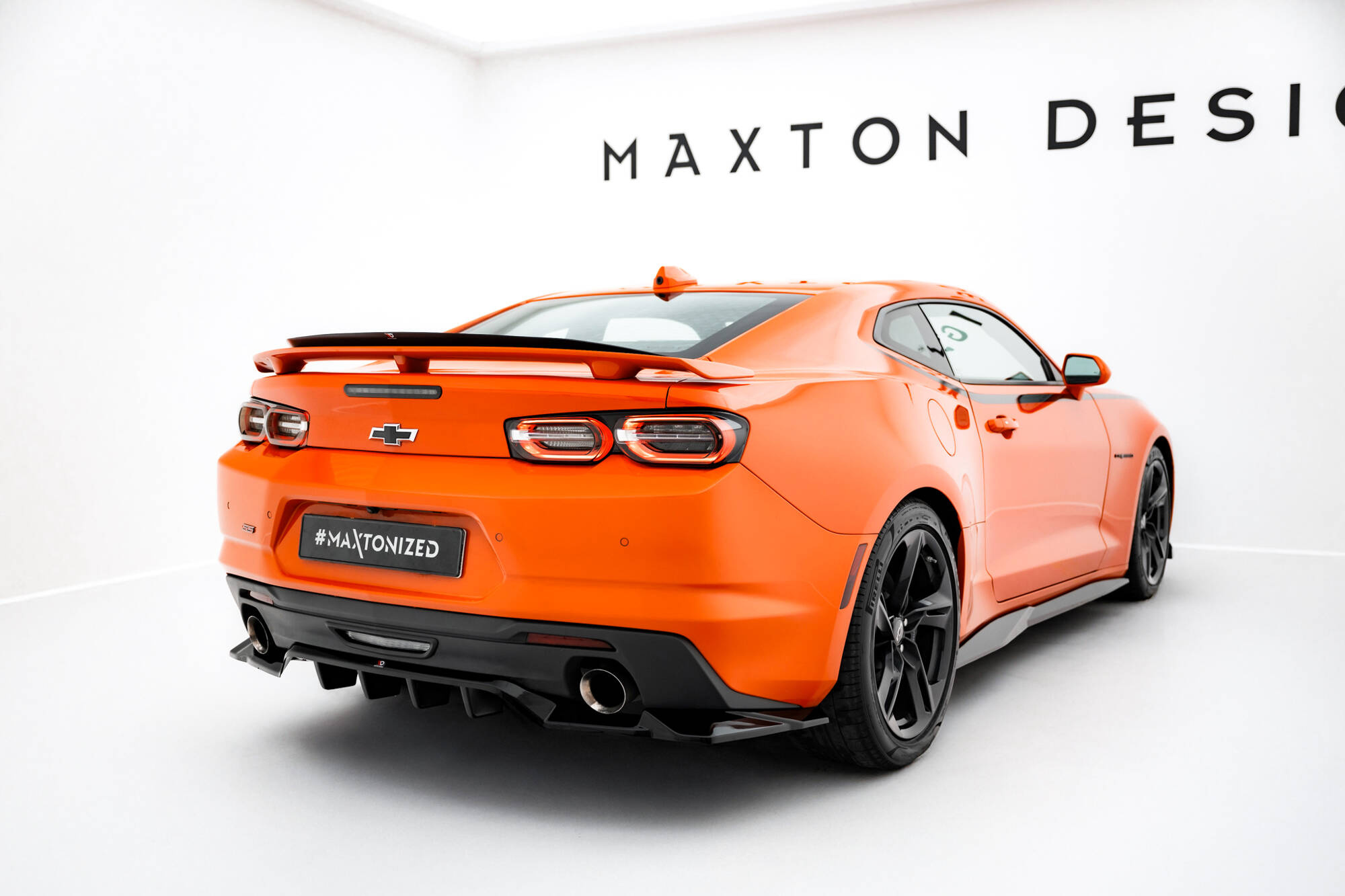Baksplitter med diffuser Chevrolet Camaro SS VI Facelift 2018 - 2023 | Glossy Black Edition