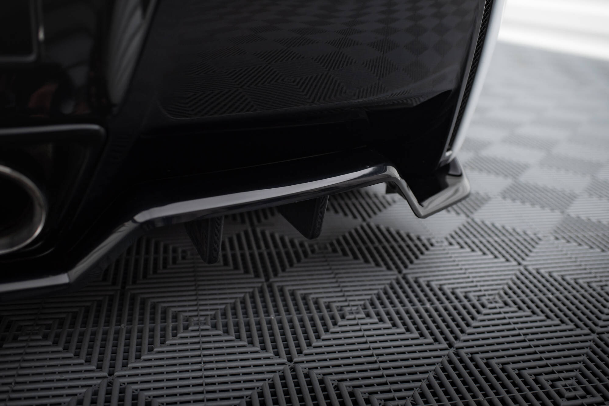 Baksplitter med diffuser Chevrolet Corvette Stingray (C7) 2013 - 2019 | Glossy Black Edition – bilde 5