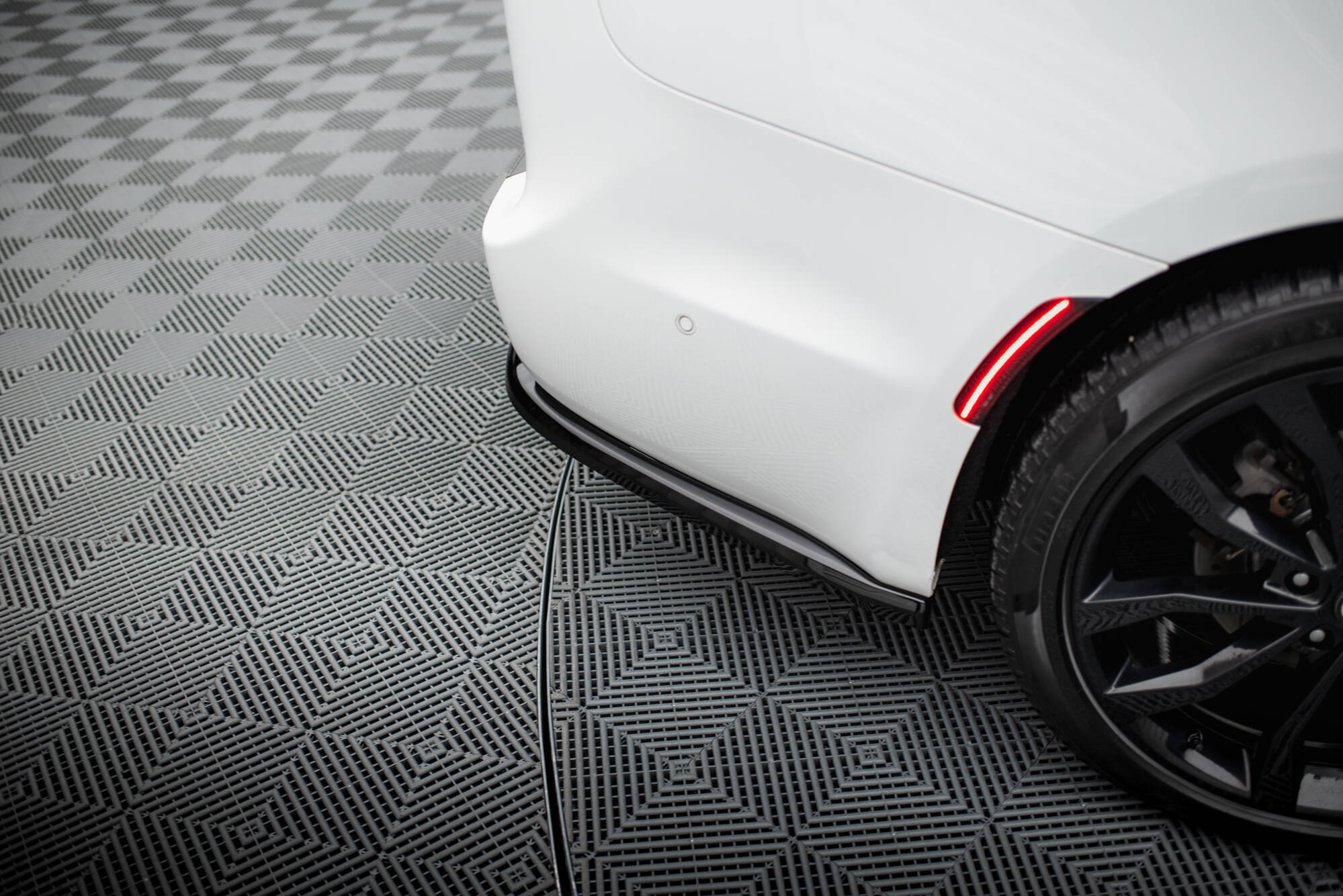 Baksplitter med diffuser Chrysler Pacifica II Facelift 2021 -> | Glossy Black Edition – bilde 4