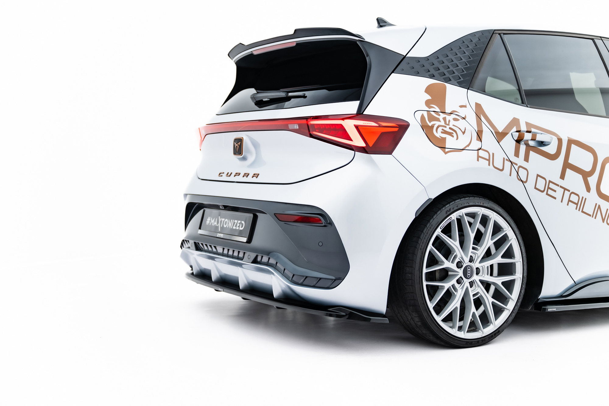 Baksplitter med diffuser Cupra Born I 2021 -> | Glossy Black Edition – bilde 4