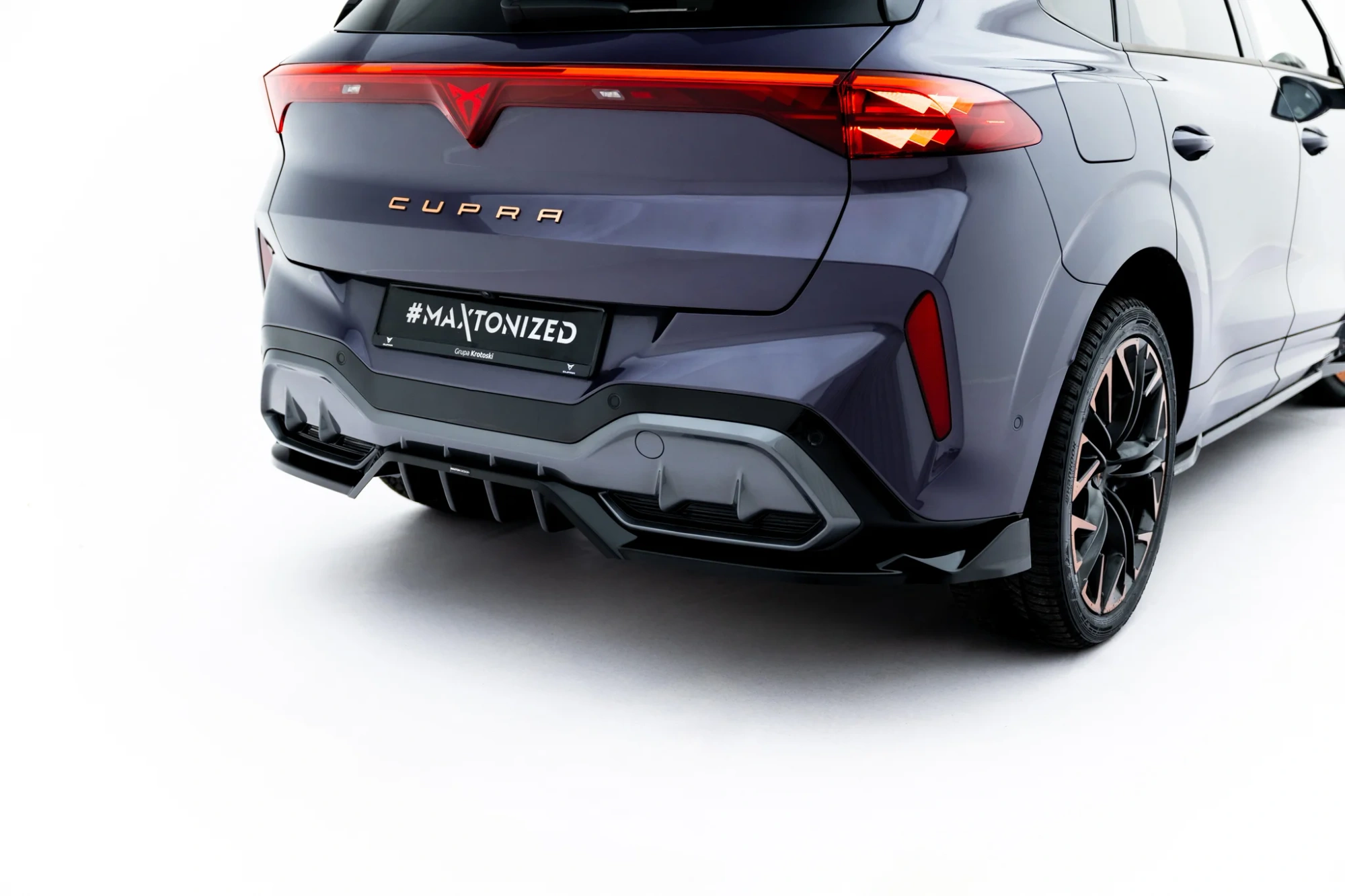 Baksplitter med diffuser Cupra Terramar I 2024 ->  | Glossy Black Edition V3 – bilde 3