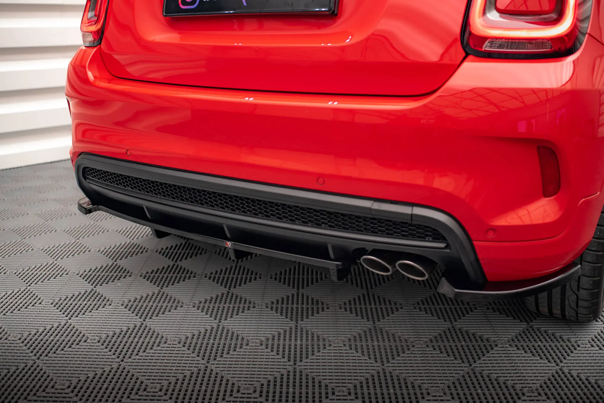 Baksplitter med diffuser Fiat 500X Sport Facelift 2018 - 2024 | Glossy Black Edition