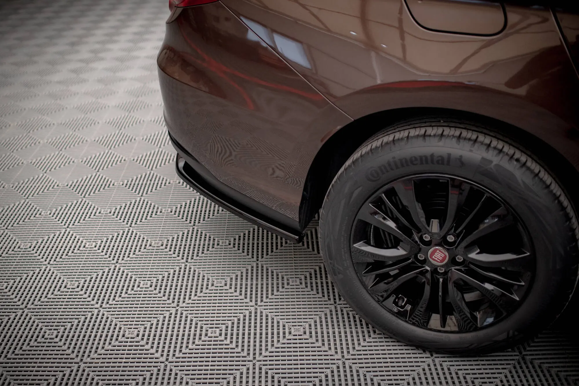Baksplitter med diffuser Fiat Tipo S Sedan Mk1 2015 - 2020 | Glossy Black Edition – bilde 6