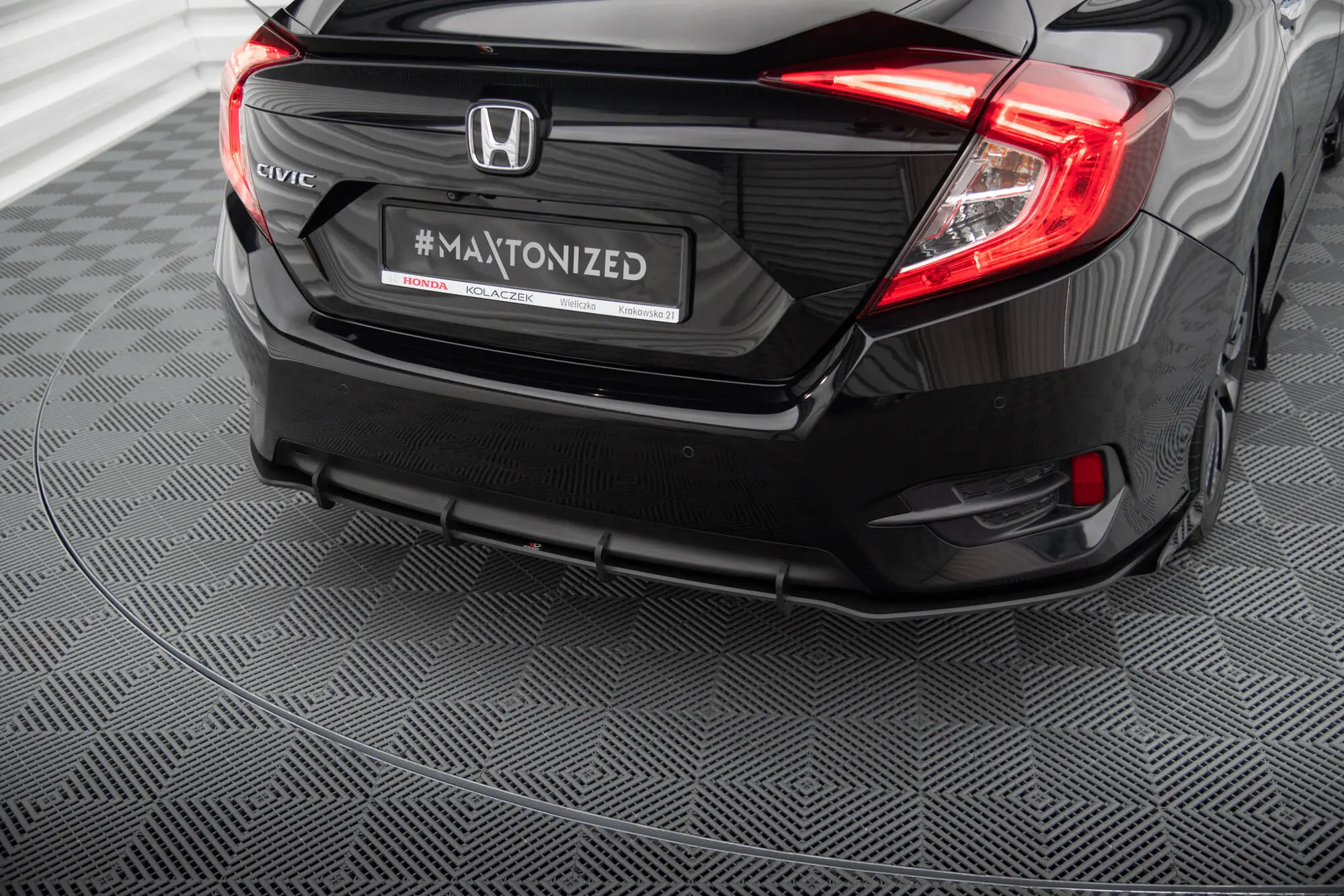 Baksplitter med diffuser + flopper Honda Civic mk10 2017 - 2022 | Street Pro Black Edition – bilde 3