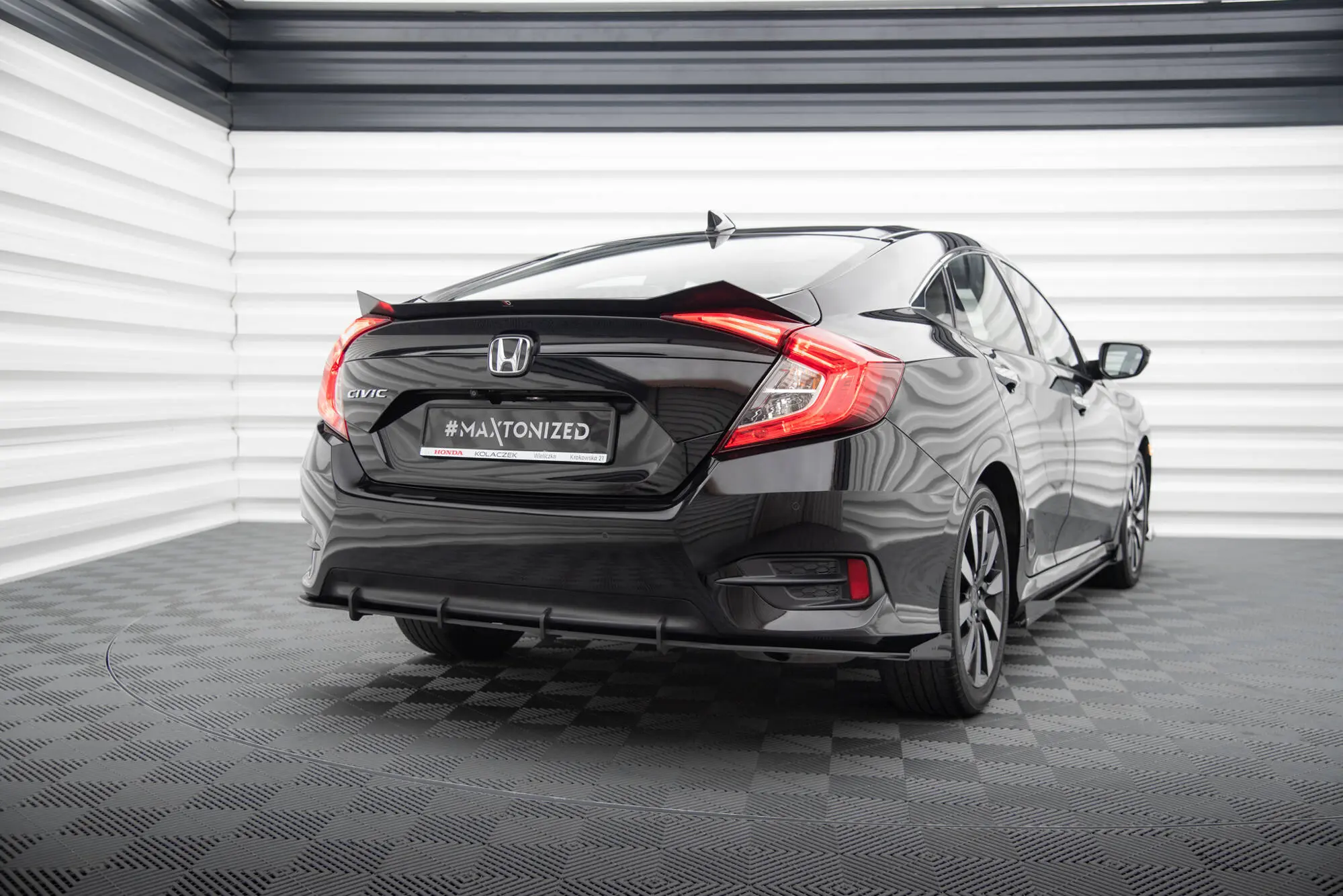 Baksplitter med diffuser + flopper Honda Civic mk10 2017 - 2022 | Street Pro Black Edition – bilde 5
