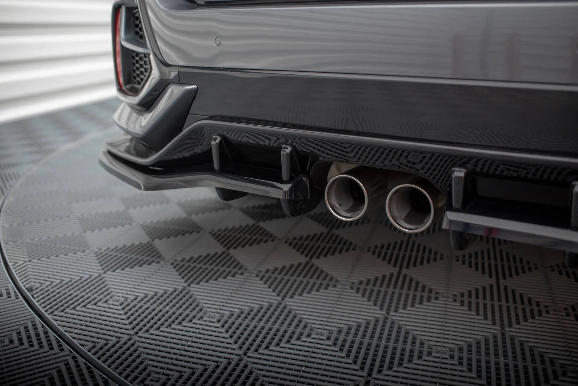 Baksplitter med diffuser + flopper Honda Civic Sport Mk10 2020-2023 | Glossy Black Edition – bilde 4