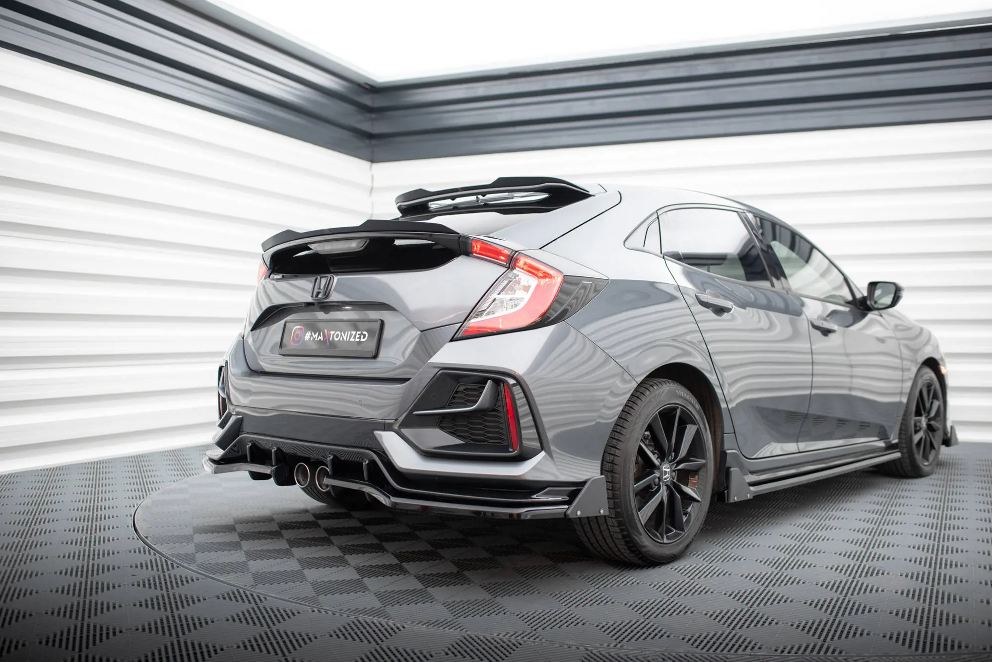 Baksplitter med diffuser + flopper Honda Civic Sport Mk10 2020-2023 | Glossy Black Edition – bilde 5