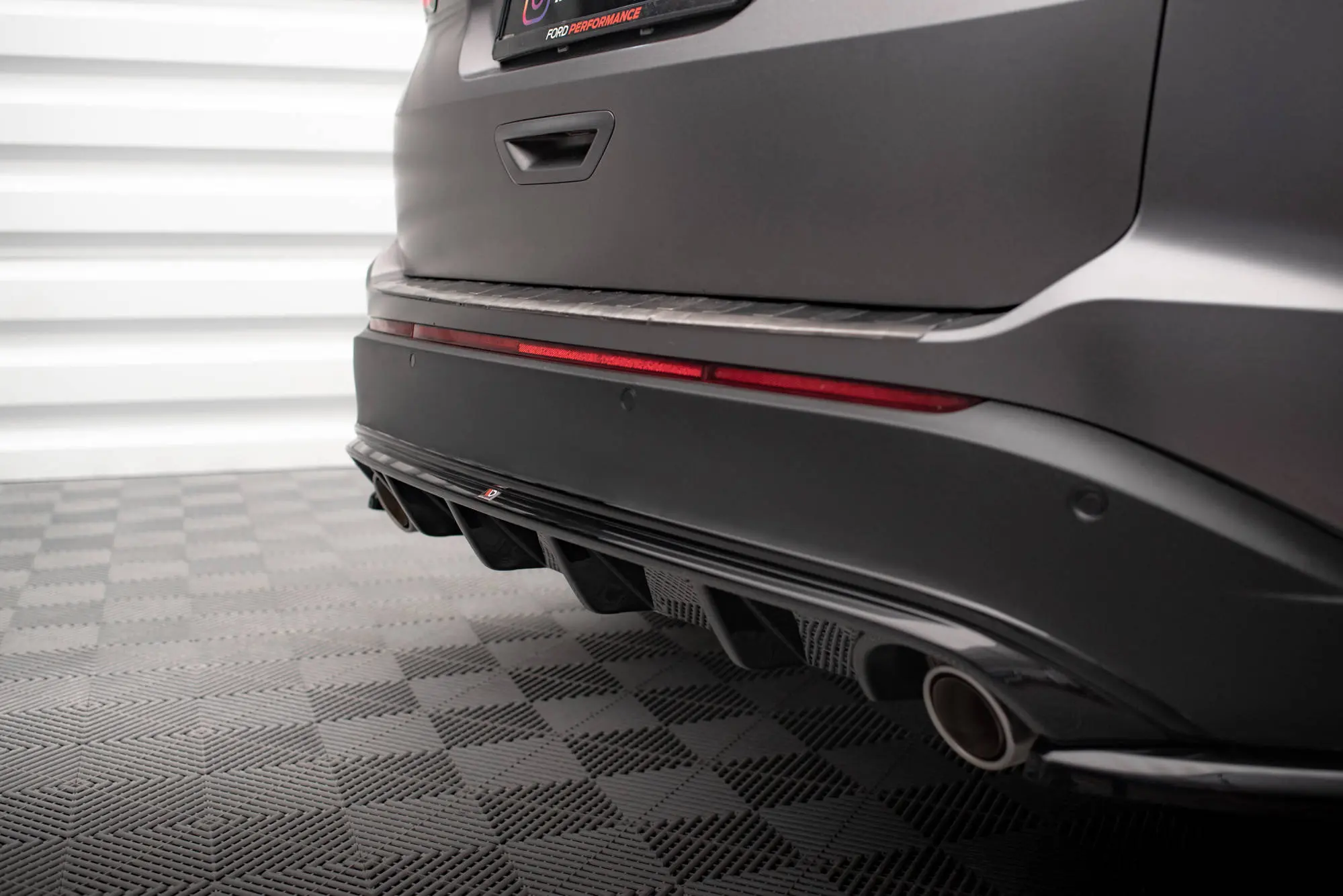 Baksplitter med diffuser Ford Edge II 2014-2019 | Glossy Black Edition – bilde 3