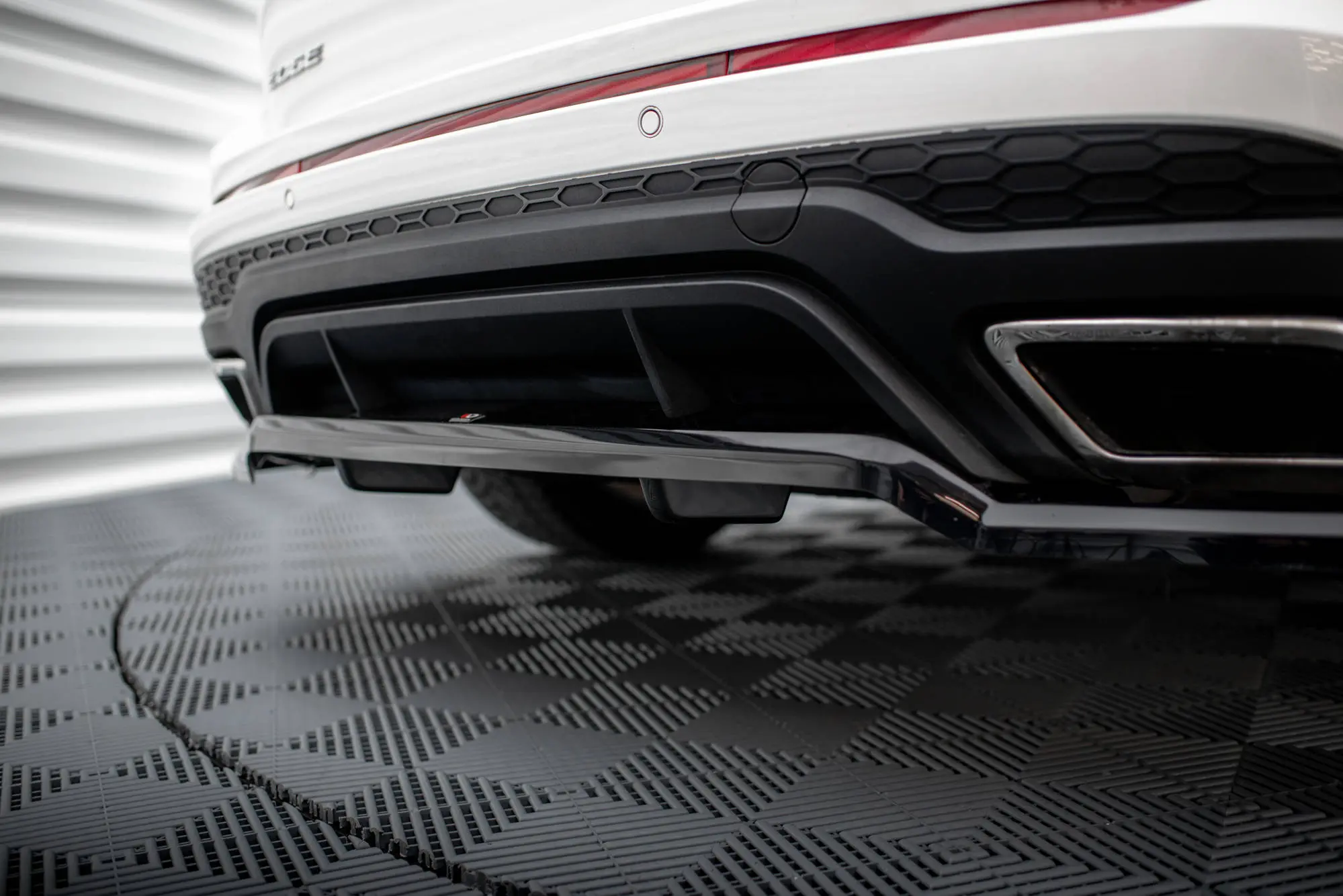 Baksplitter med diffuser Ford Edge Sport Mk2 2014 -2019 | Glossy Black Edition