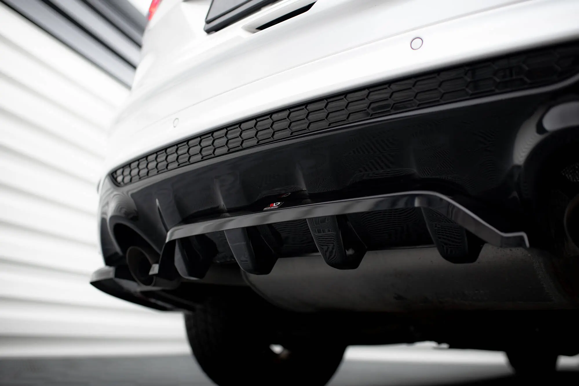 Baksplitter med diffuser Ford Kuga II ST-Line 2013 - 2016 | Glossy Black Edition – bilde 2