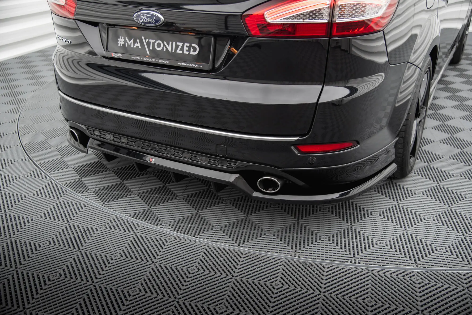 Baksplitter med diffuser Ford Mondeo ST-Line mk4 facelift 2010 - 2014 | Glossy Black Edition – bilde 3