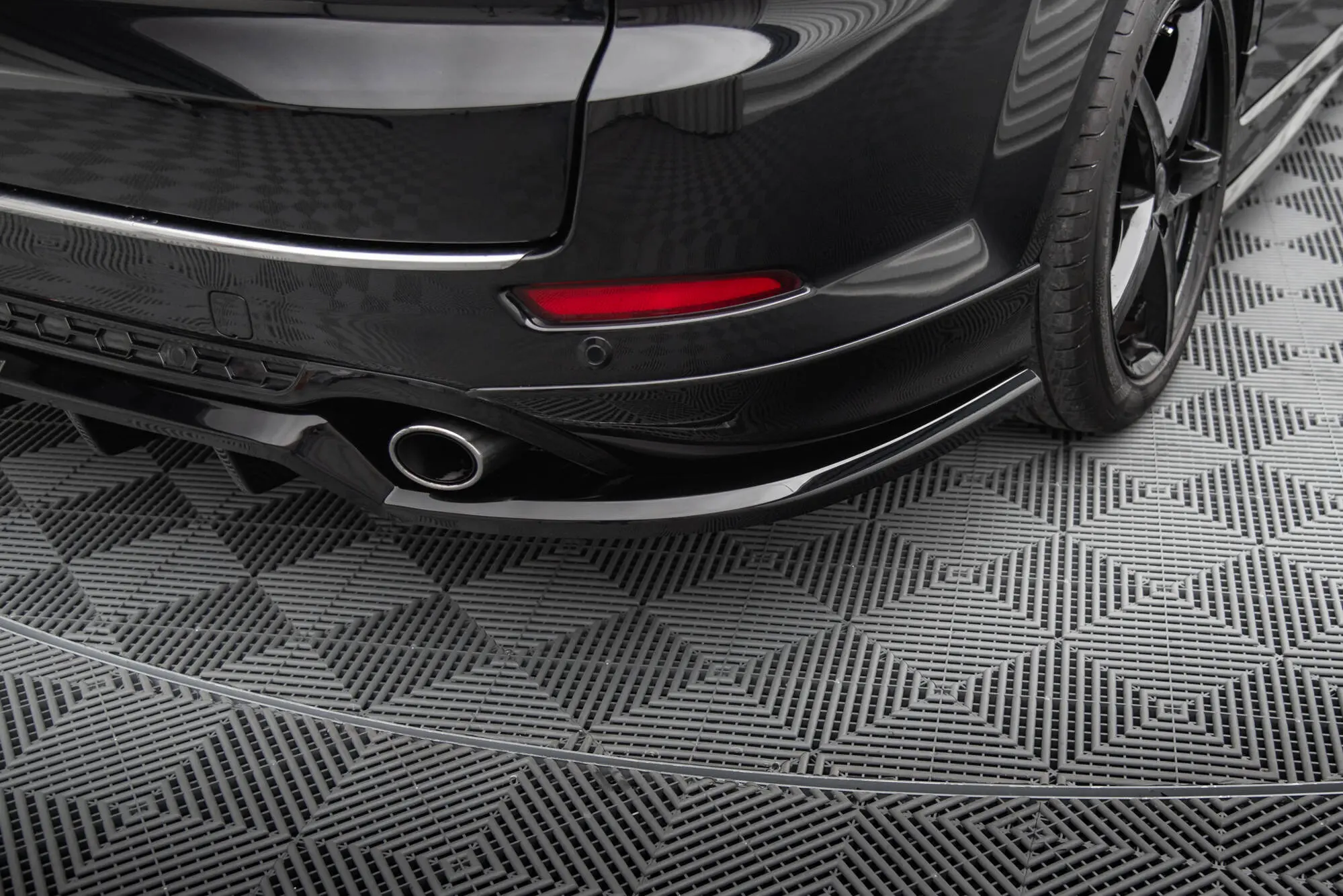 Baksplitter med diffuser Ford Mondeo ST-Line mk4 facelift 2010 - 2014 | Glossy Black Edition – bilde 4