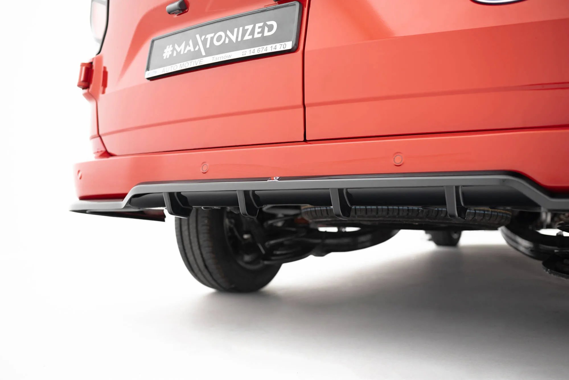 Baksplitter med diffuser Ford Transit Custom II 2023 -> | Glossy Black Edition – bilde 4