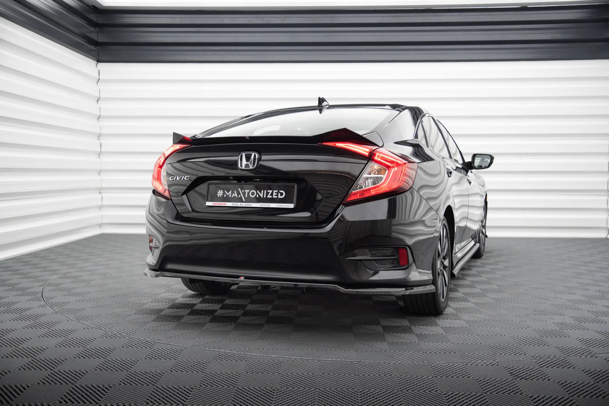 Baksplitter med diffuser Honda Civic mk10 2017 - 2022 | Glossy Black Edition – bilde 3