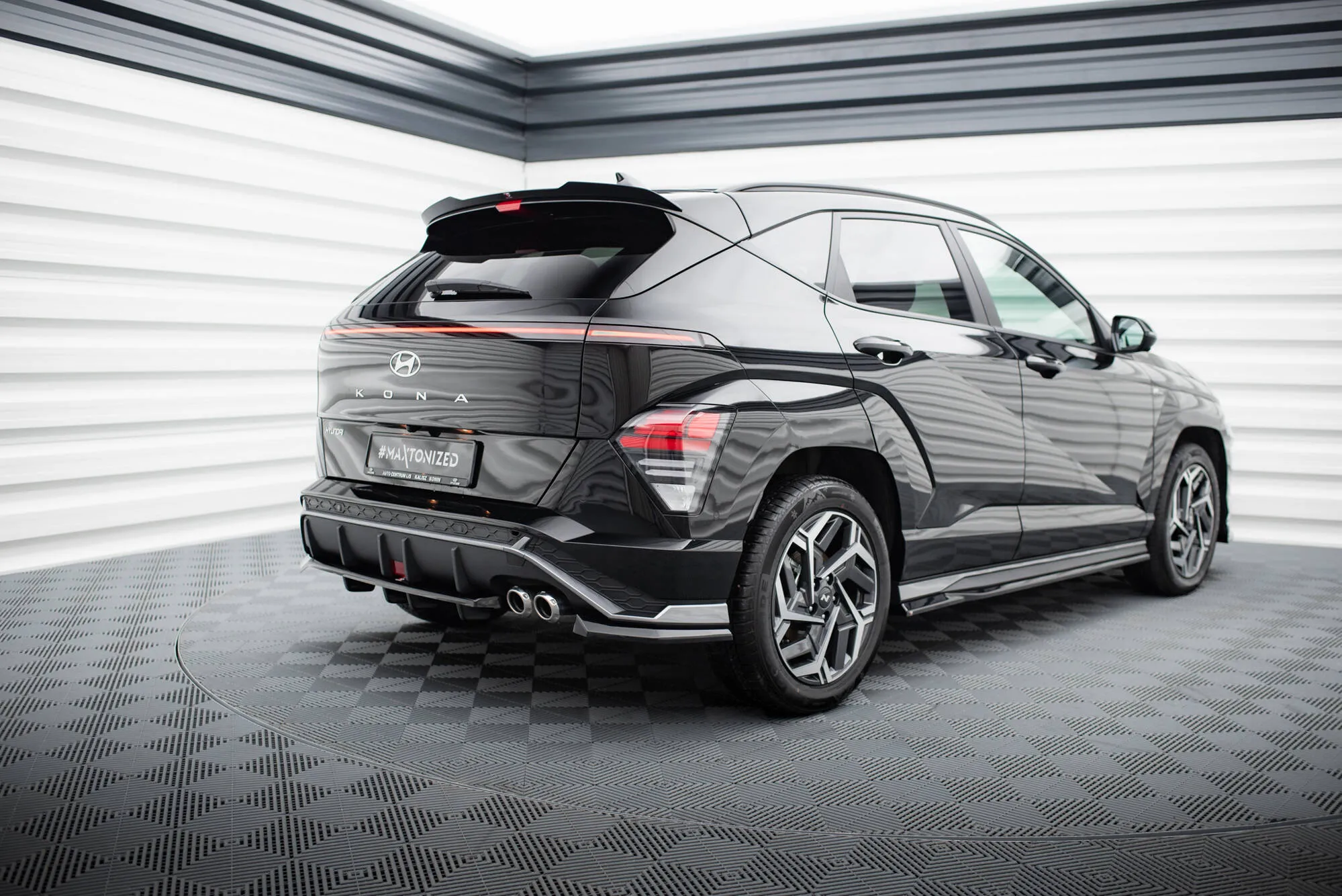 Baksplitter med diffuser Hyundai Kona II N-Line 2022 ->  | Glossy Black Edition – bilde 2