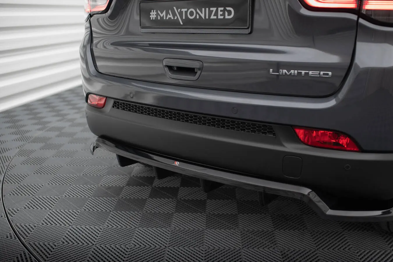 Baksplitter med diffuser Jeep Compass Limited mk2 facelift 2021 - > | Glossy Black Edition
