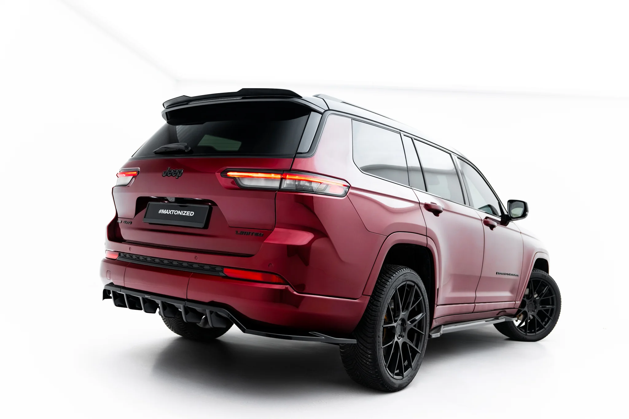 Baksplitter med diffuser Jeep Grand Cherokee L V 2021 -> | Glossy Black Edition