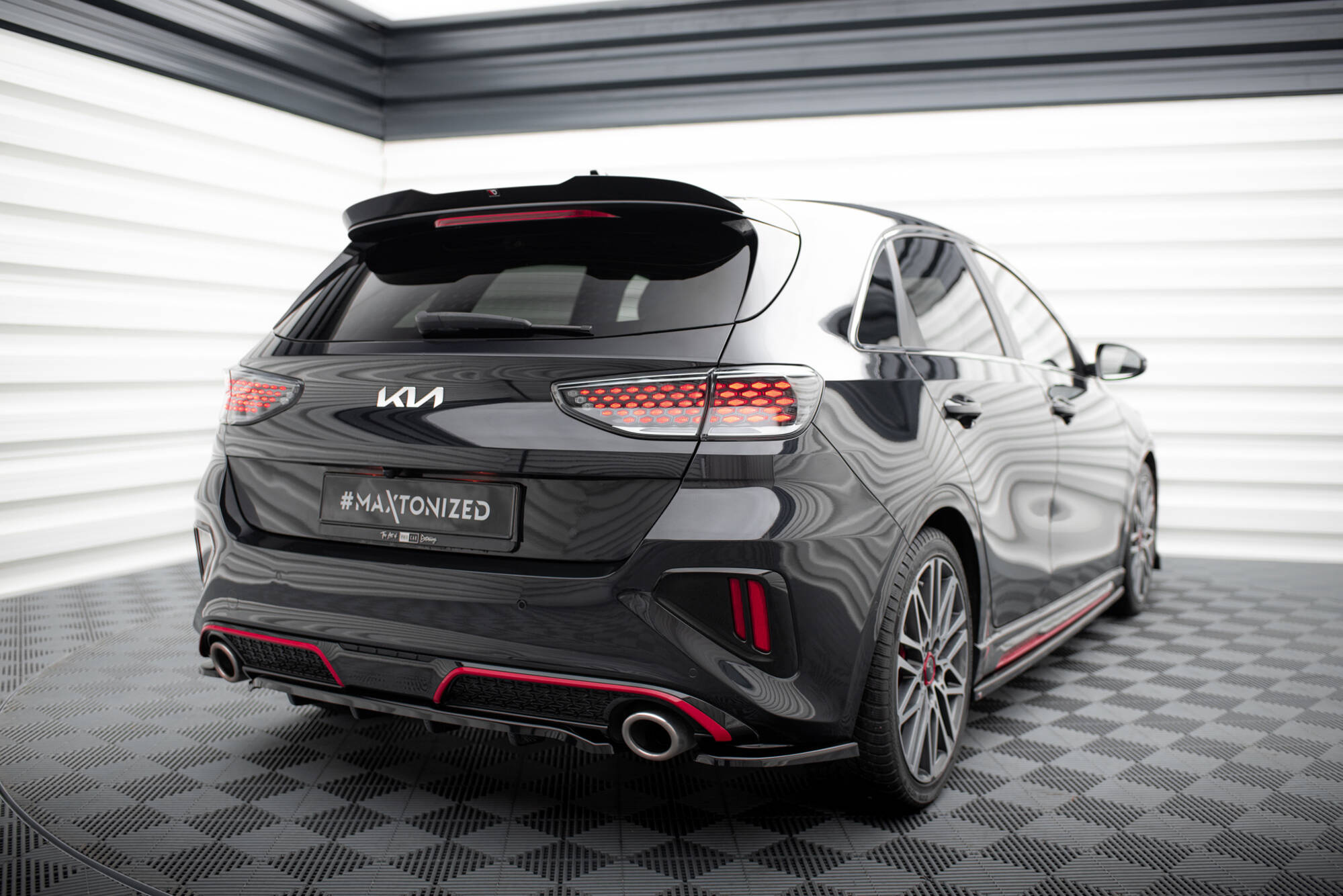 Baksplitter med diffuser Kia Ceed GT III Facelift 2021 - > | Glossy Black Edition