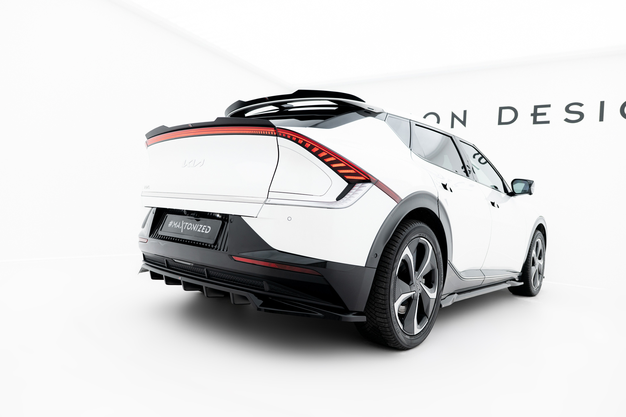 Baksplitter med diffuser Kia EV6 I 2021 -> | Glossy Black Edition