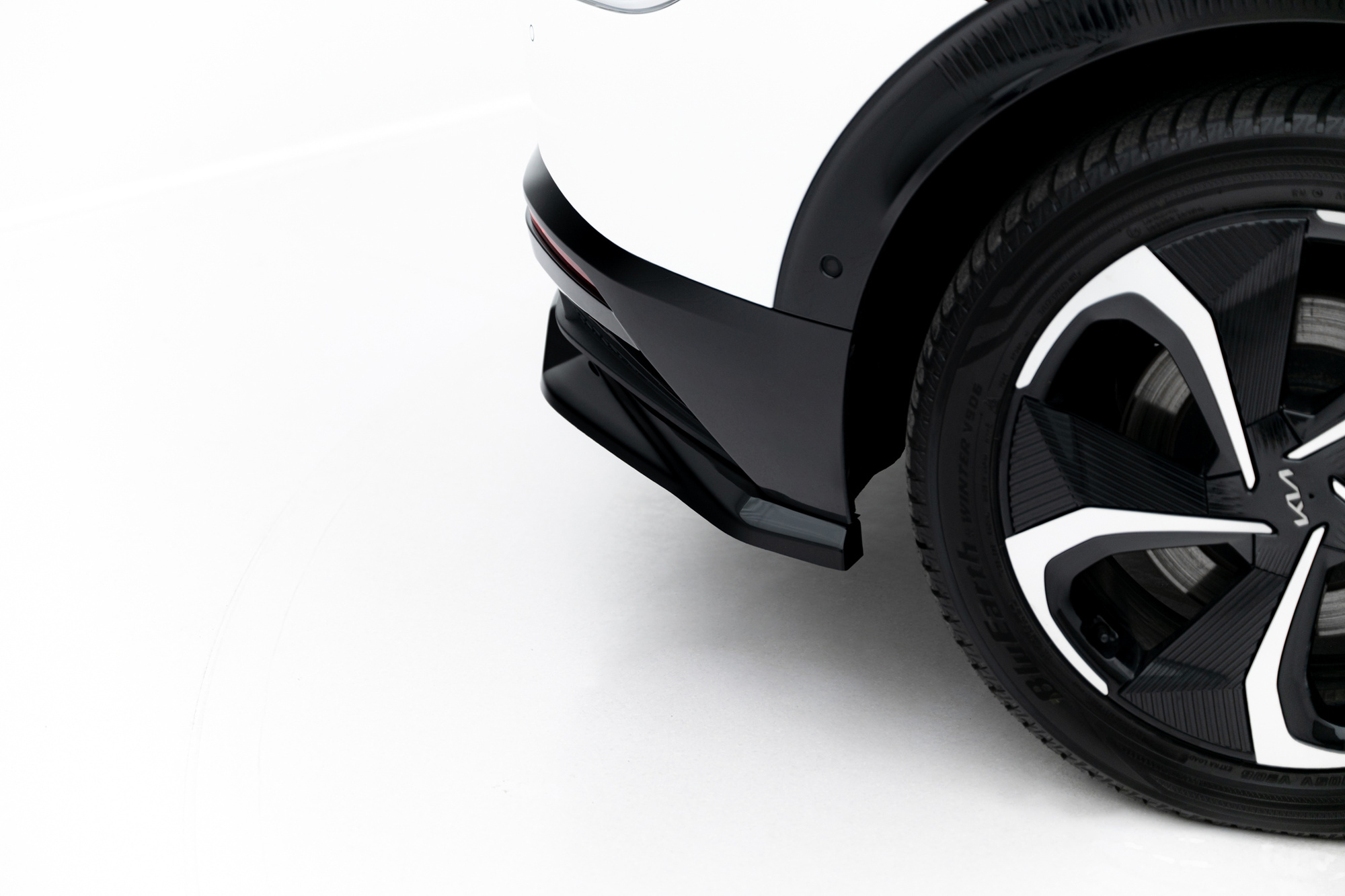 Baksplitter med diffuser Kia EV6 I 2021 -> | Glossy Black Edition – bilde 4