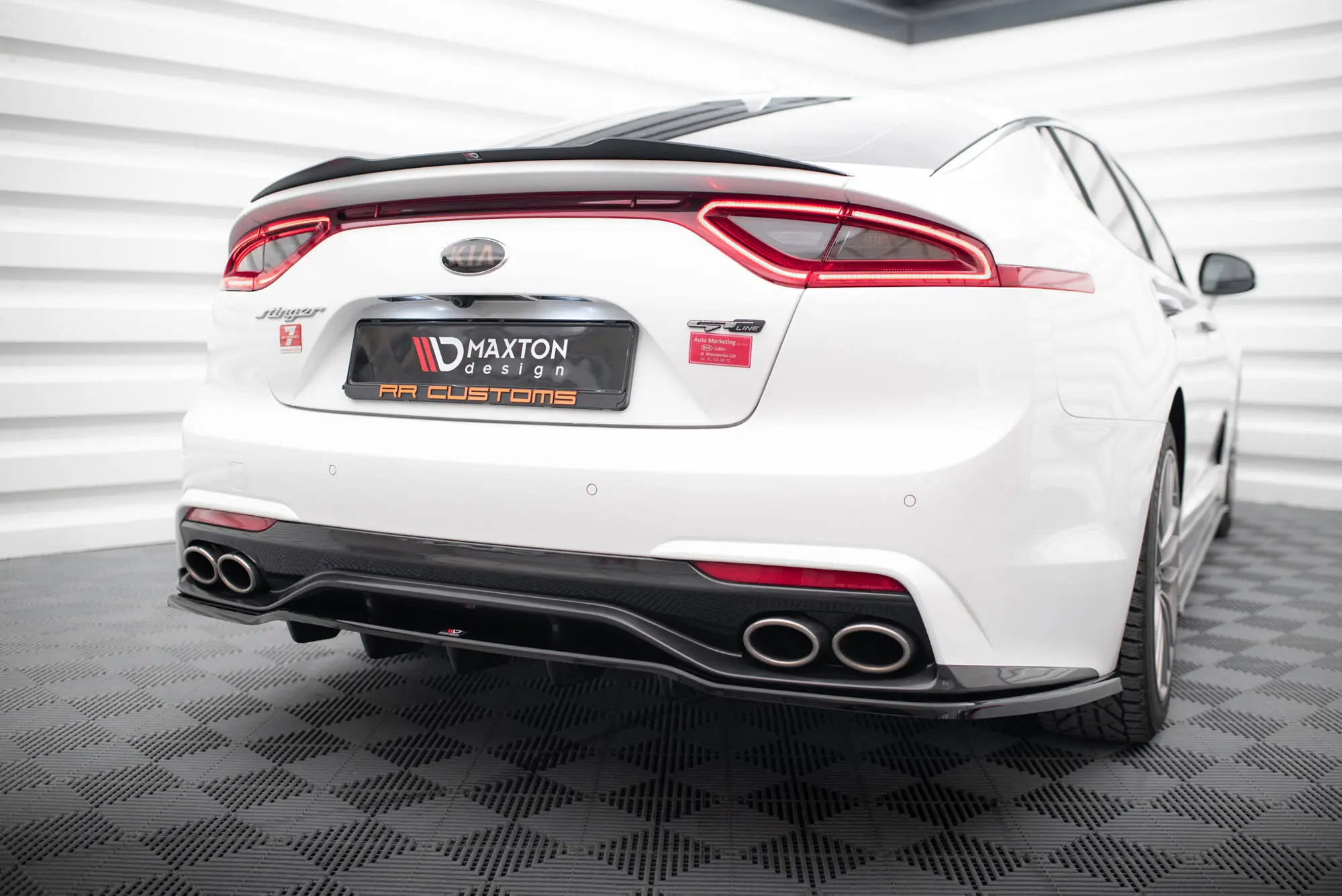 Baksplitter med diffuser Kia Stinger GT-Line 2017 - 2023 | Glossy Black Edition – bilde 4