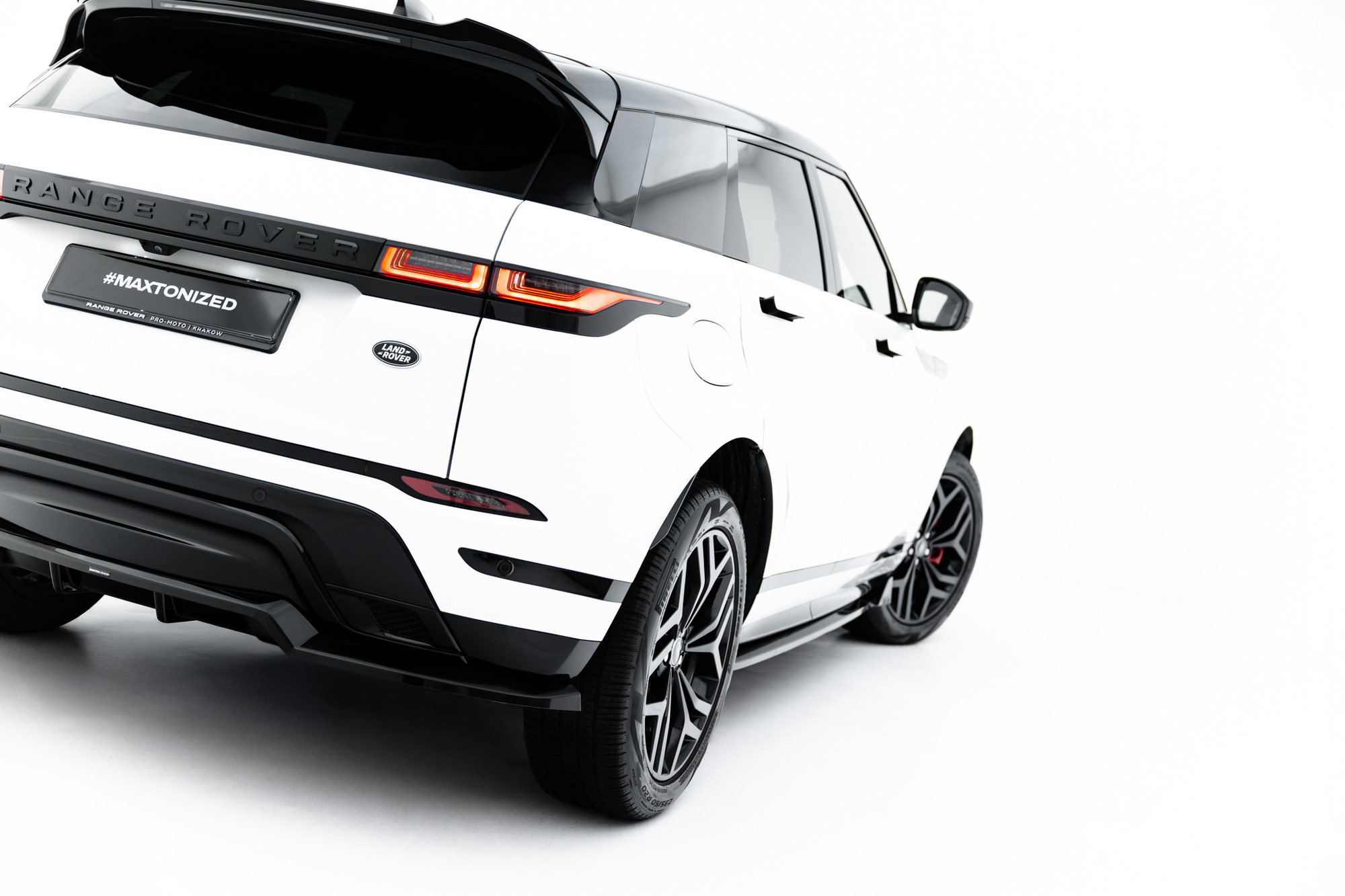 Baksplitter med diffuser Land Rover Range Rover Evoque Dynamic II 2018 - 2023  | Glossy Black Edition – bilde 3