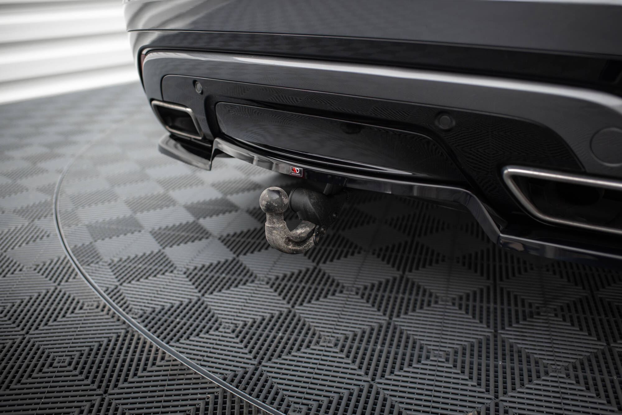 Baksplitter med diffuser Land Rover Range Rover Velar I 2017 - 2023  | Glossy Black Edition V1 – bilde 2