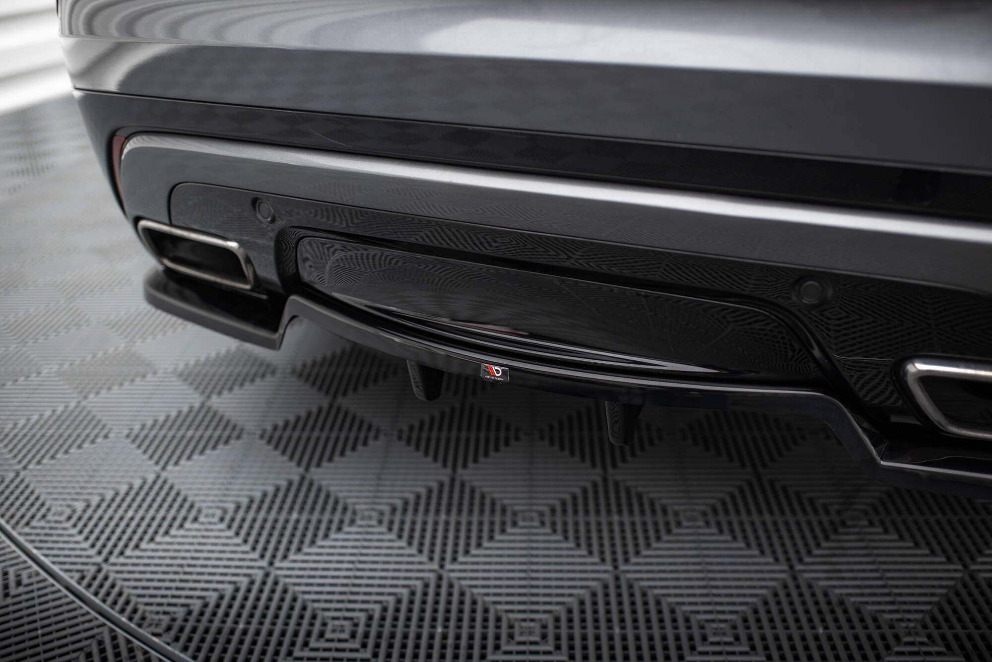 Baksplitter med diffuser Land Rover Range Rover Velar I 2017 - 2023  | Glossy Black Edition V1 – bilde 5
