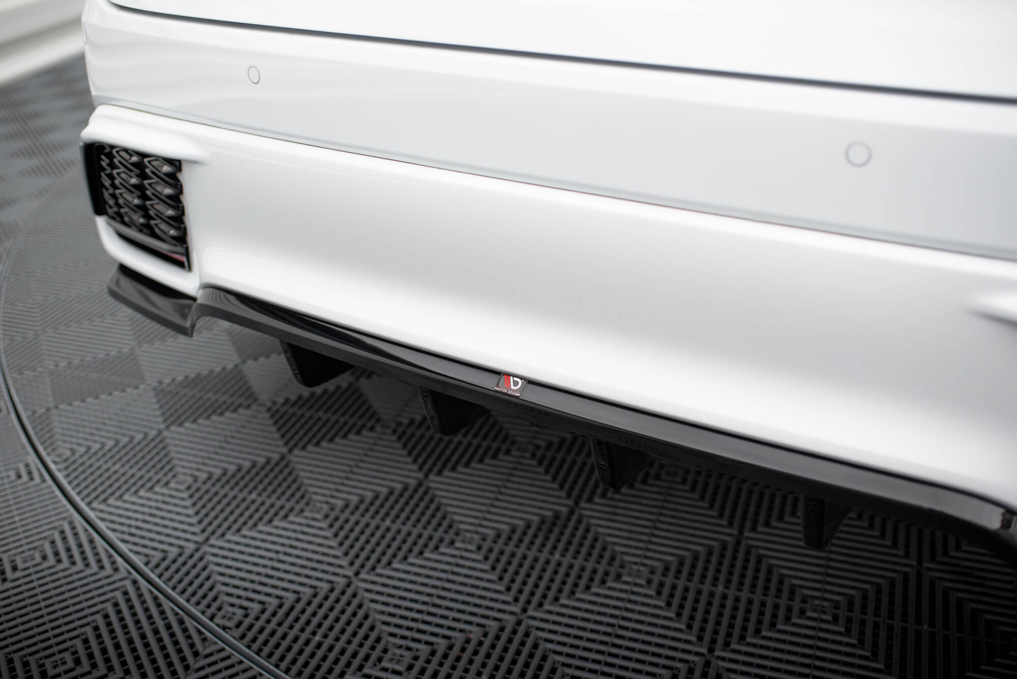 Baksplitter med diffuser Lexus RX F-Sport 2022 -> | Glossy Black Edition – bilde 3