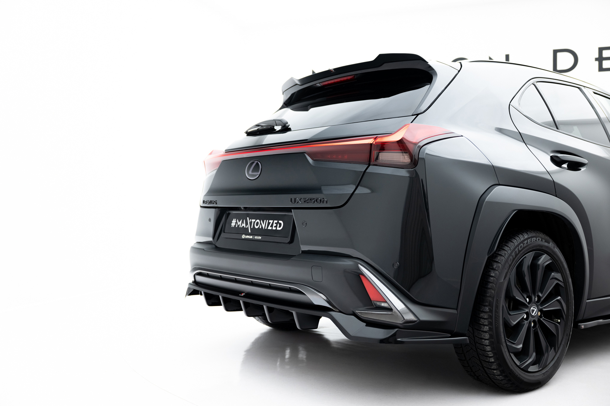 Baksplitter med diffuser Lexus UX F-Sport I 2018 -> | Glossy Black Edition