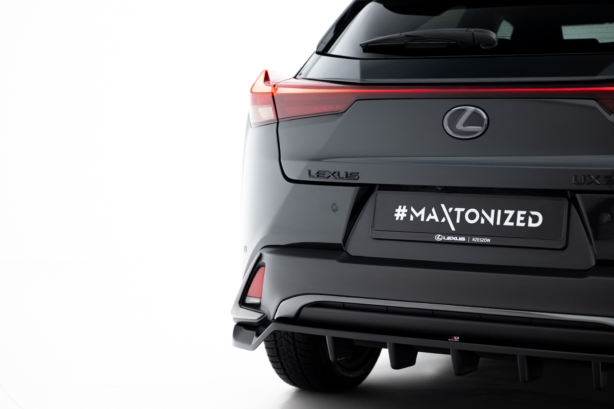 Baksplitter med diffuser Lexus UX F-Sport I 2018 -> | Glossy Black Edition – bilde 4