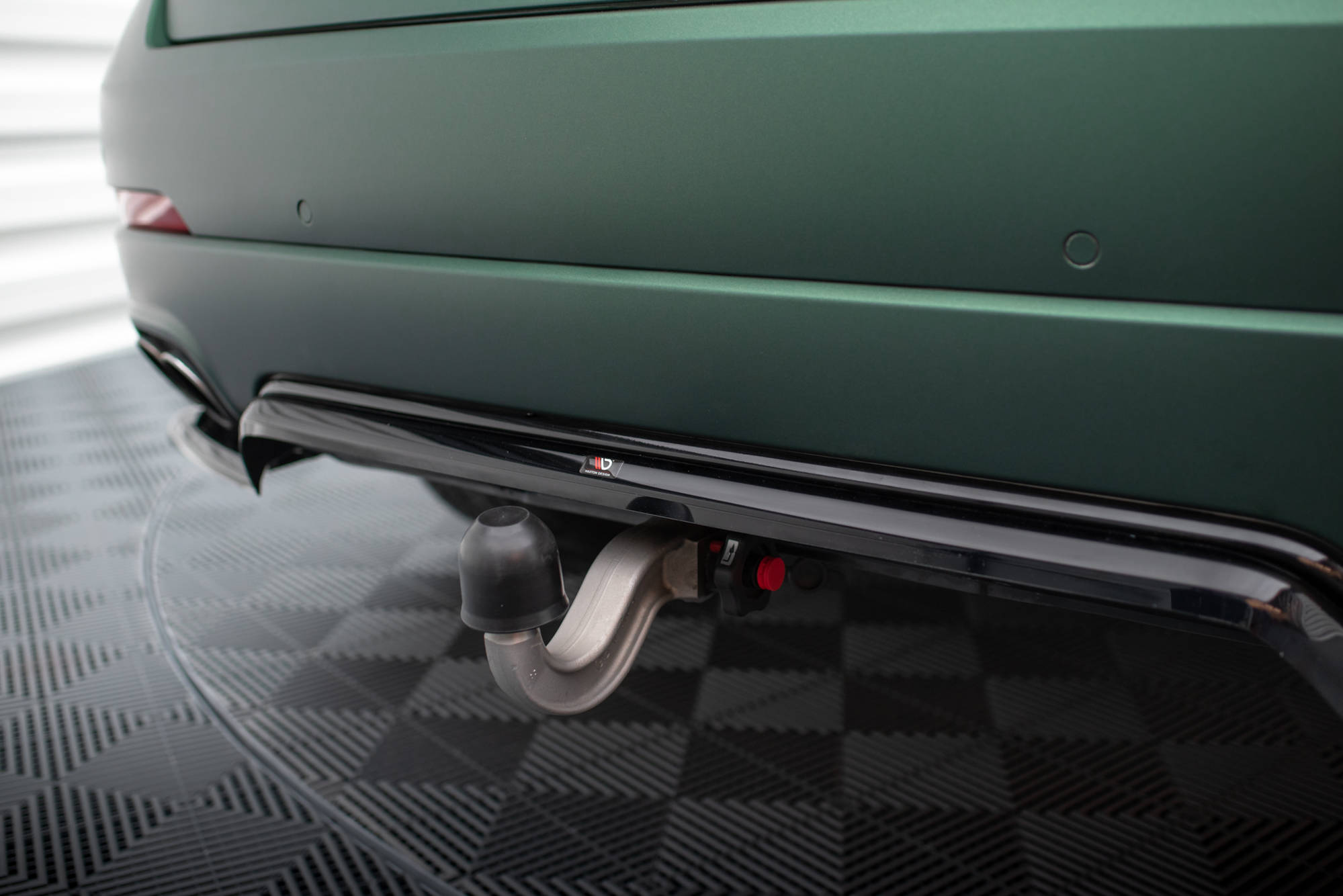 Baksplitter med diffuser Maserati Levante  2016 - > | Glossy Black Edition