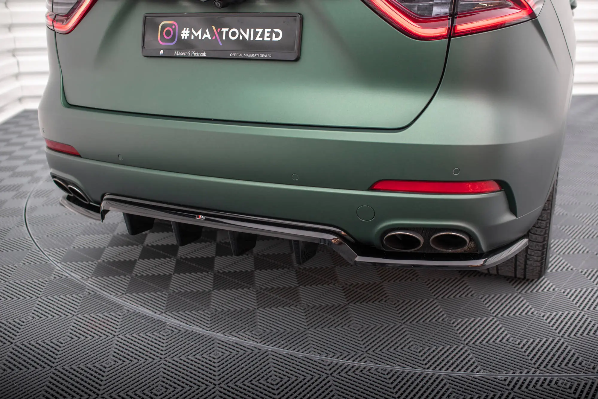 Baksplitter med diffuser Maserati Levante  2016 - > | Glossy Black Edition – bilde 5