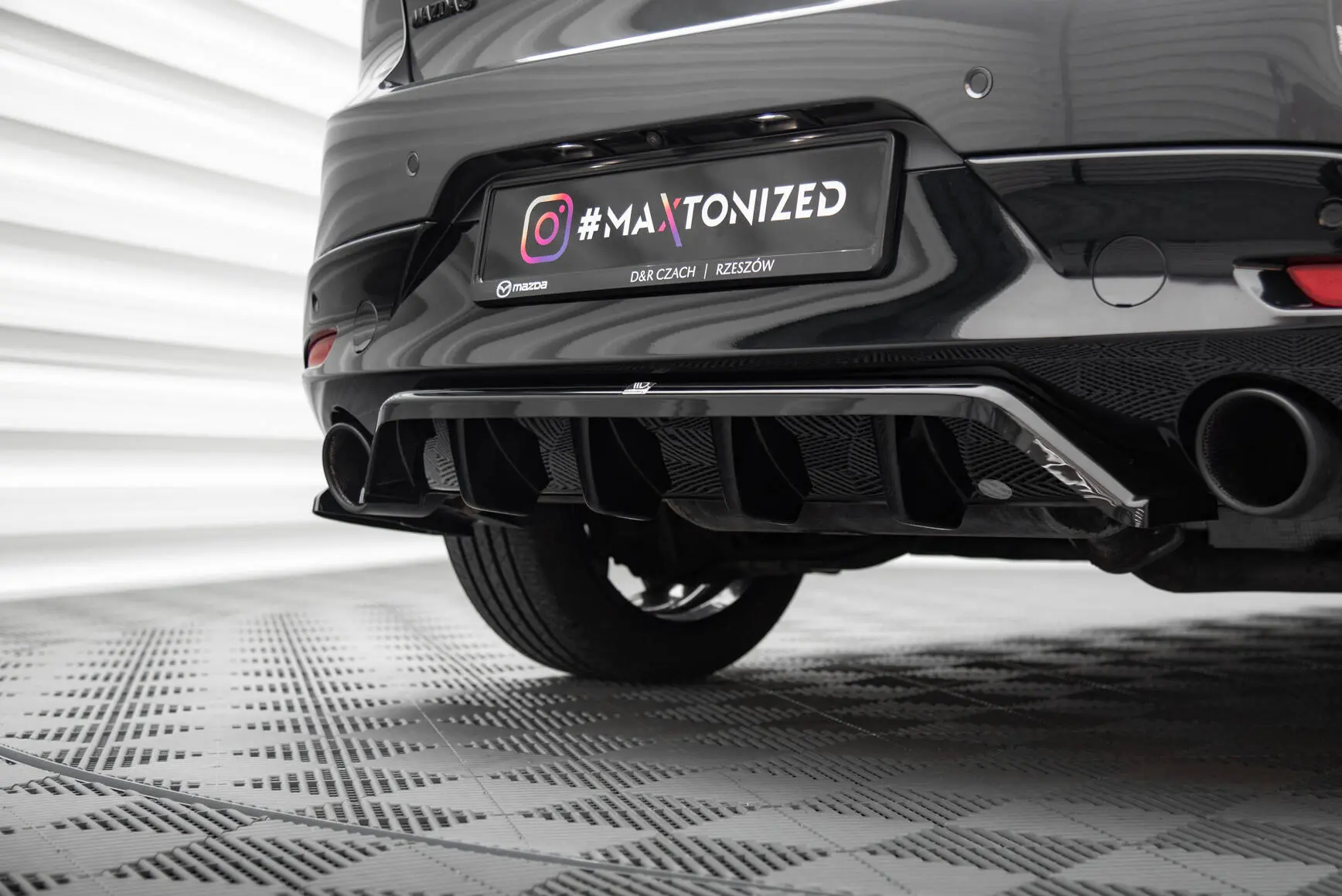 Baksplitter med diffuser Mazda 3 Mk4 2019 - > | Glossy Black Edition