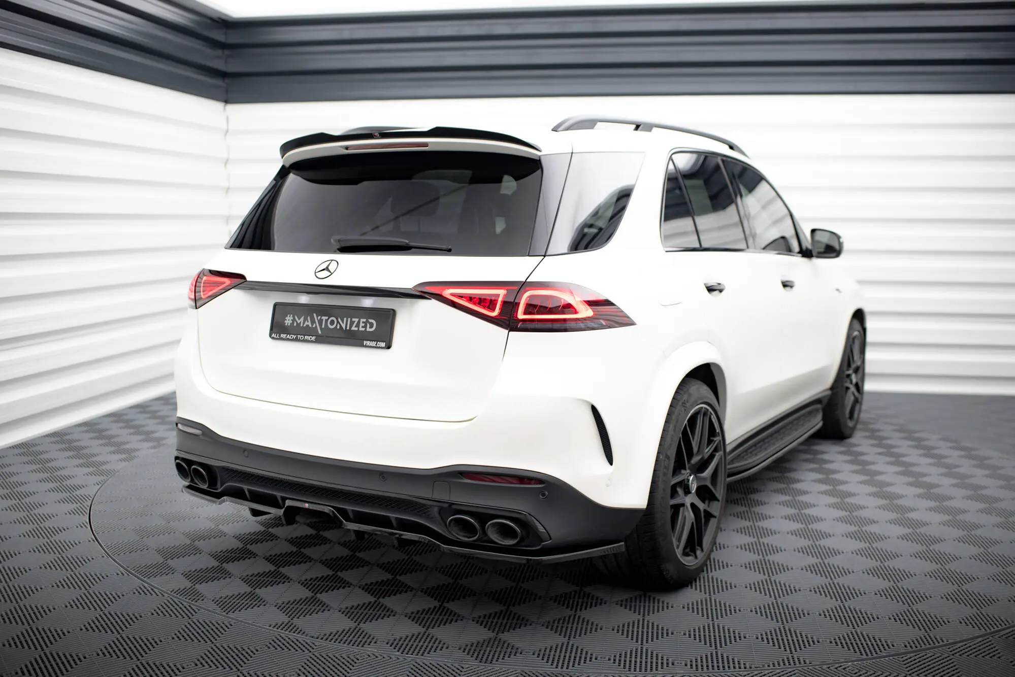 Baksplitter med diffuser Mercedes-AMG 53 (W167) 2019 - 2023 | Glossy Black Edition – bilde 3