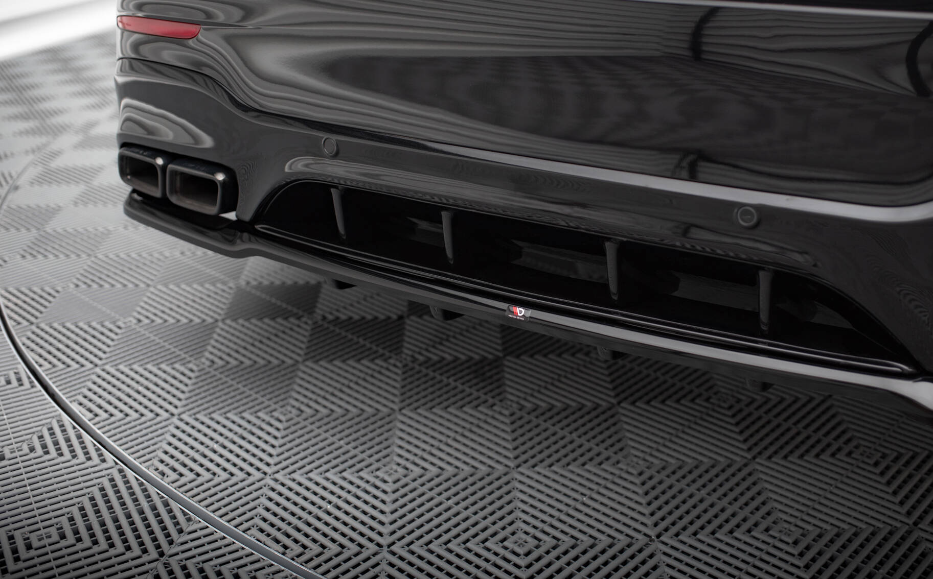 Baksplitter med diffuser  Mercedes-AMG GLC 63 (X253) 2015 - 2019 | V.2 Glossy Black Edition