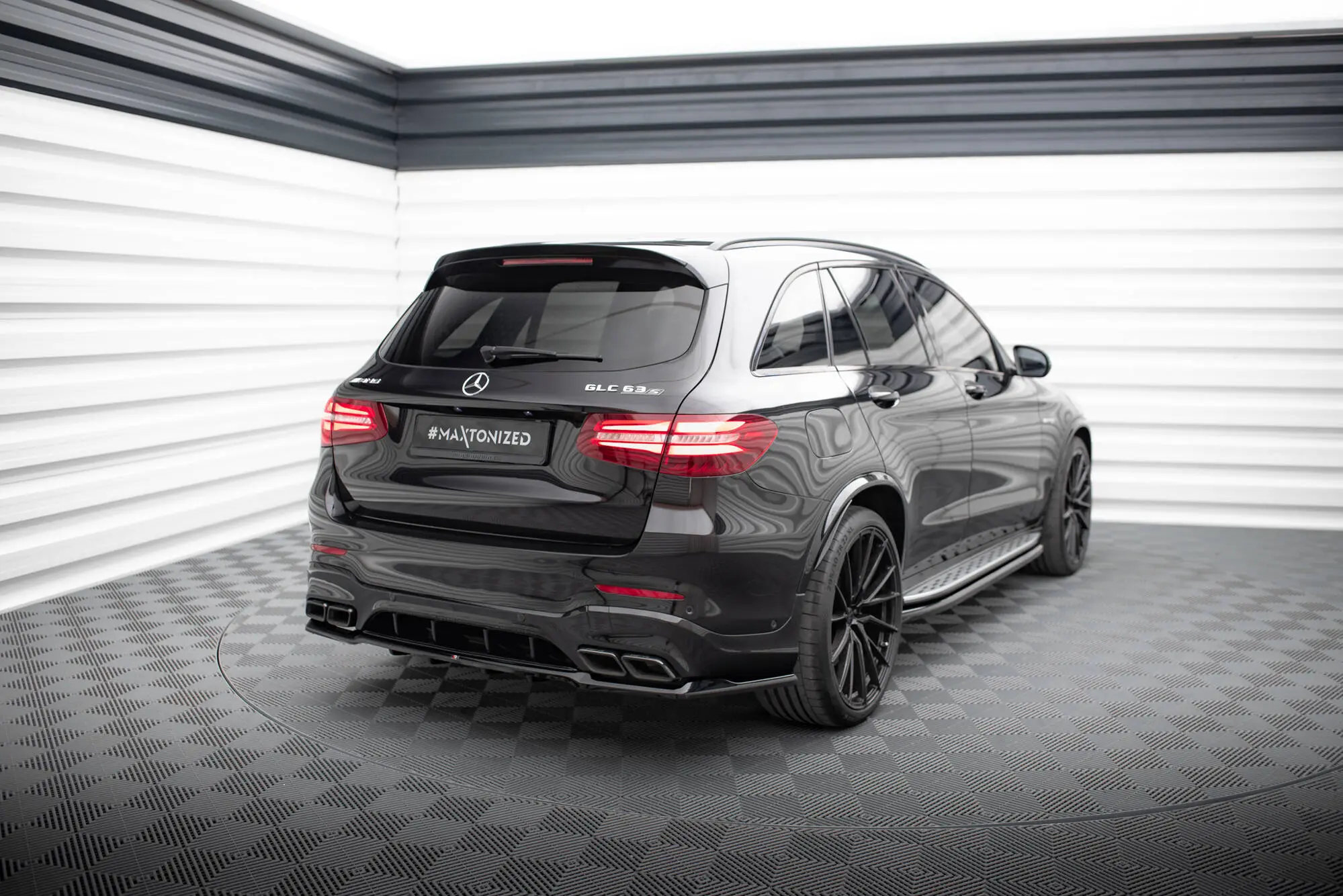 Baksplitter med diffuser  Mercedes-AMG GLC 63 (X253) 2015 - 2019 | V.2 Glossy Black Edition – bilde 3