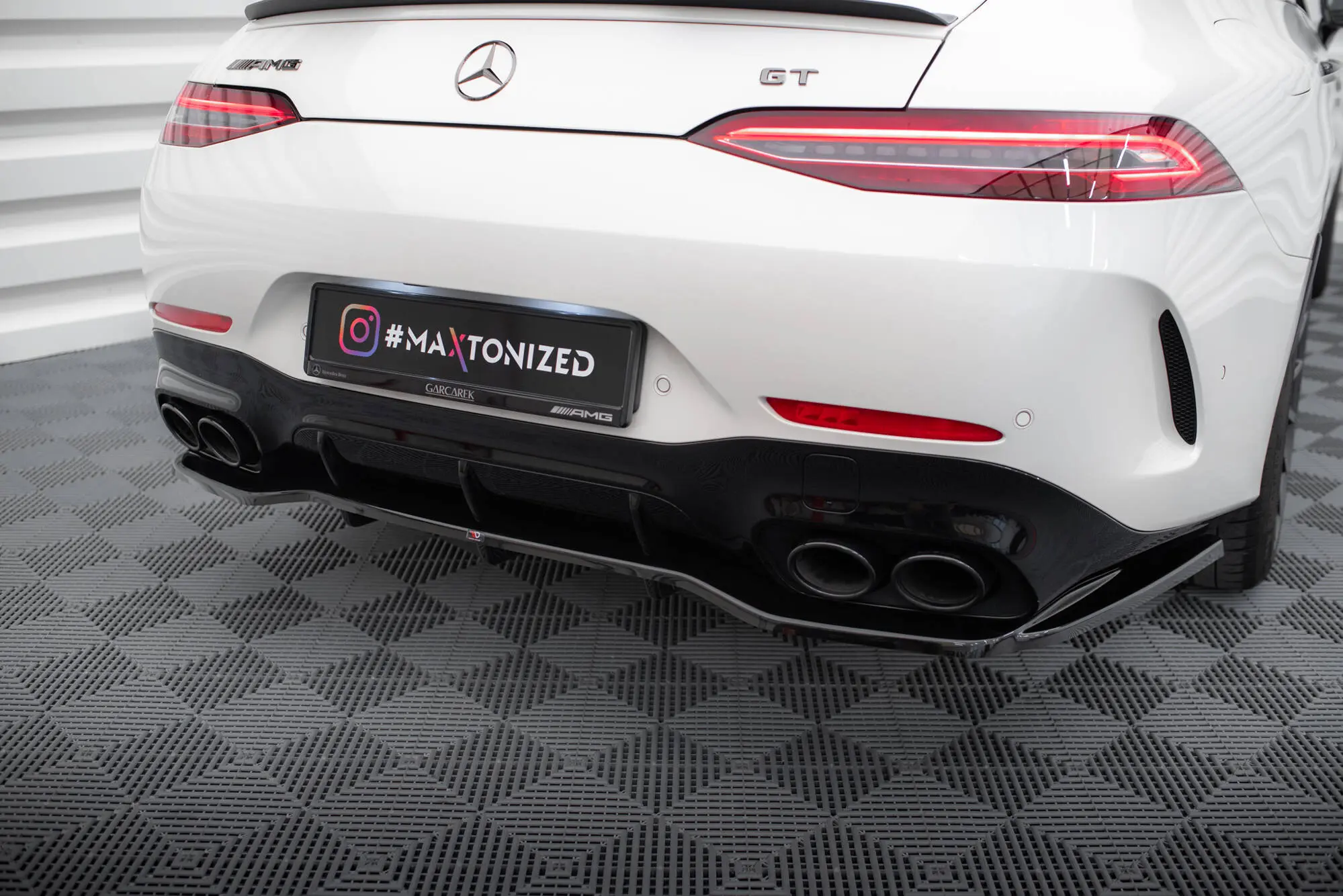 Baksplitter med diffuser Mercedes-AMG GT 43 (X290) 4 Door Coupe V8 Styling Package 2018 - > | Glossy Black Edition – bilde 4