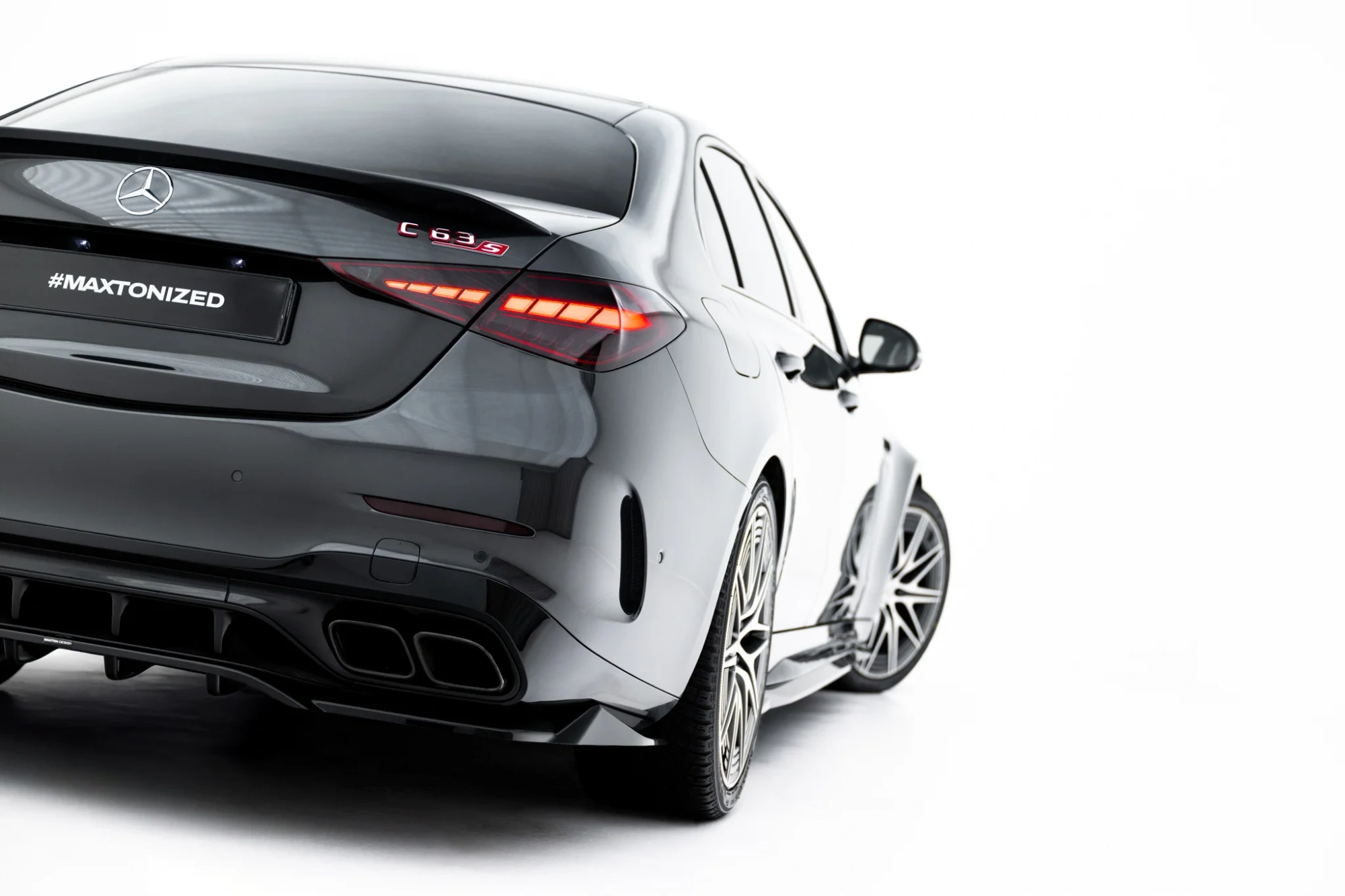 Baksplitter med diffuser Mercedes-Benz AMG C63 (W206) 2021 -> | Glossy Black Edition – bilde 4