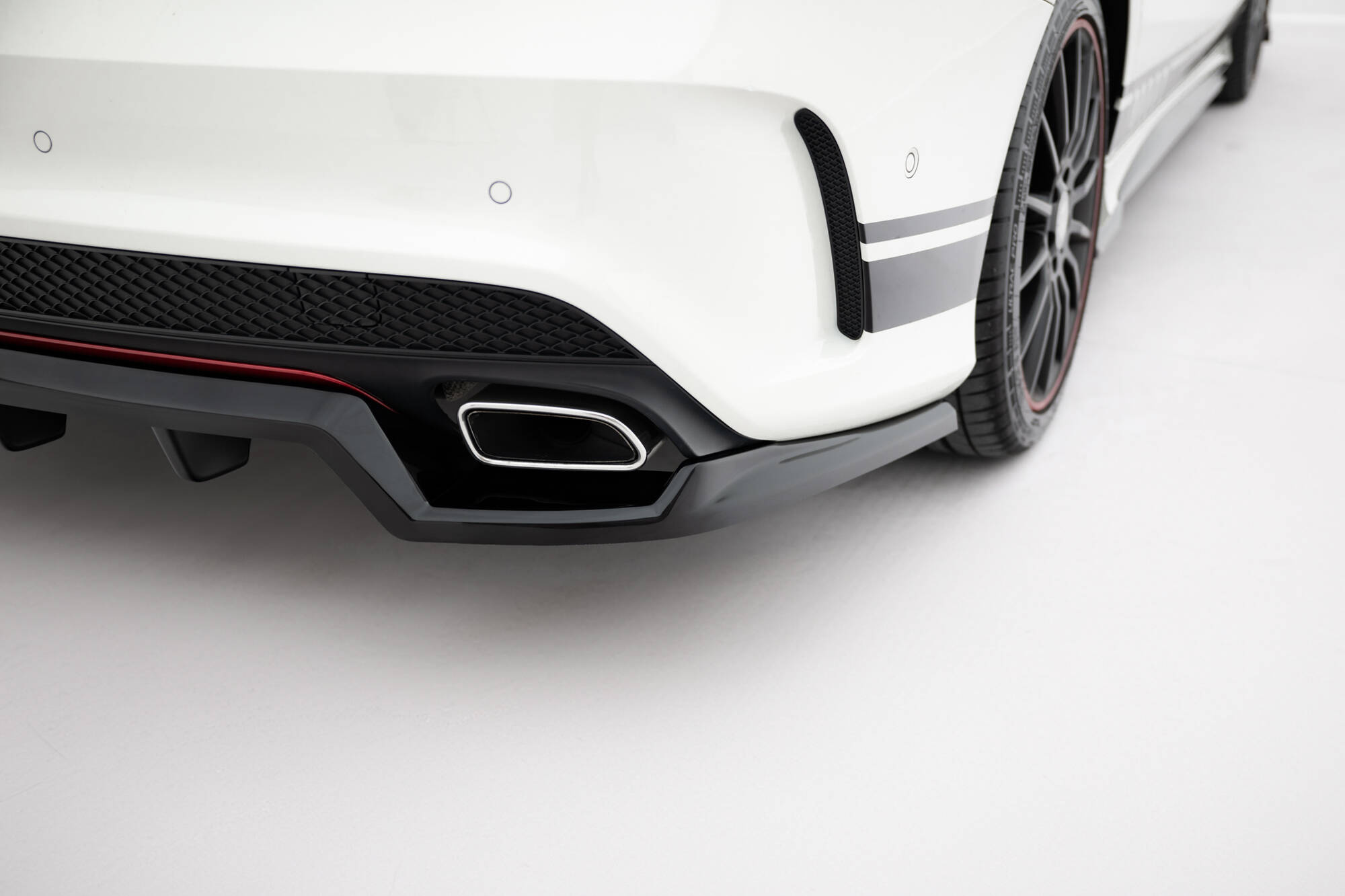 Baksplitter med diffuser Mercedes-Benz AMG CLA (C117/X117) 2013 - 2017  | Glossy Black Edition – bilde 3