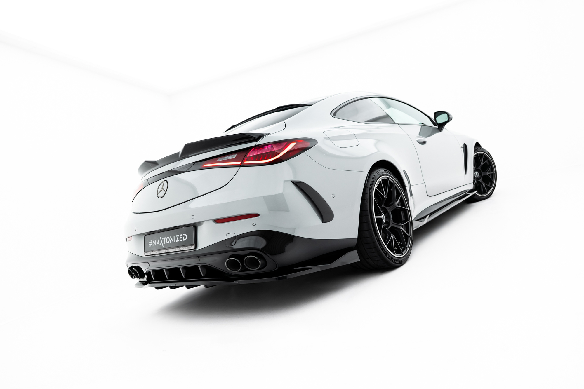 Baksplitter med diffuser Mercedes-Benz AMG CLE 53 Aero (C236) 2023 -> | Glossy Black Edition – bilde 3