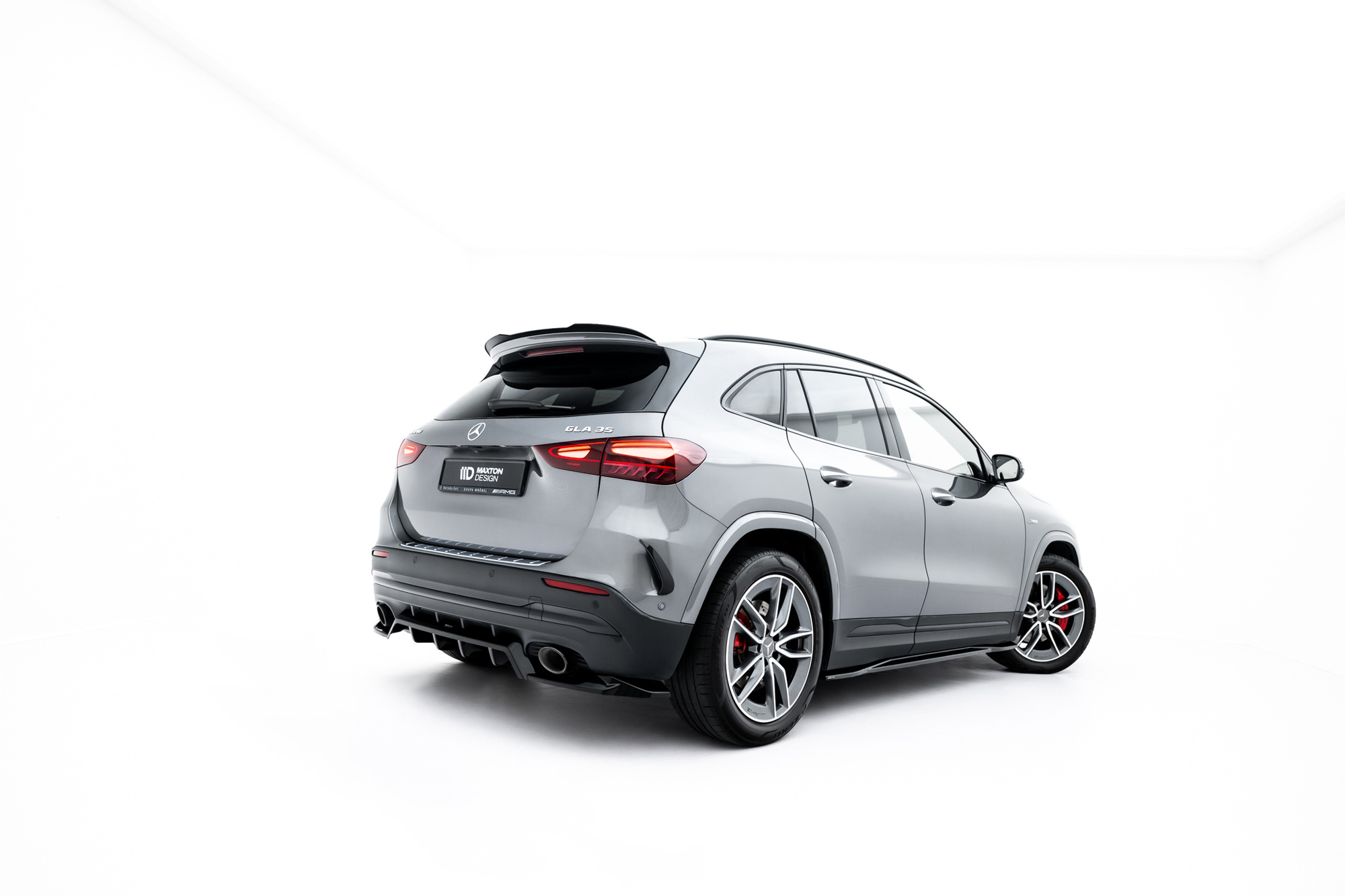 Baksplitter med diffuser Mercedes-Benz AMG GLA 35 (H247) Facelift 2024 -> | Glossy Black Edition – bilde 4